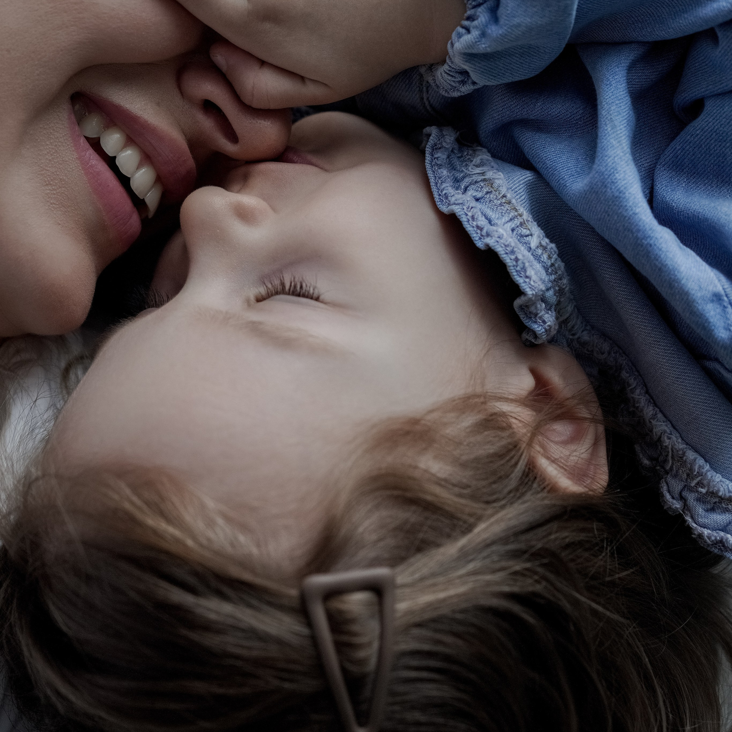 Дома с дочкой