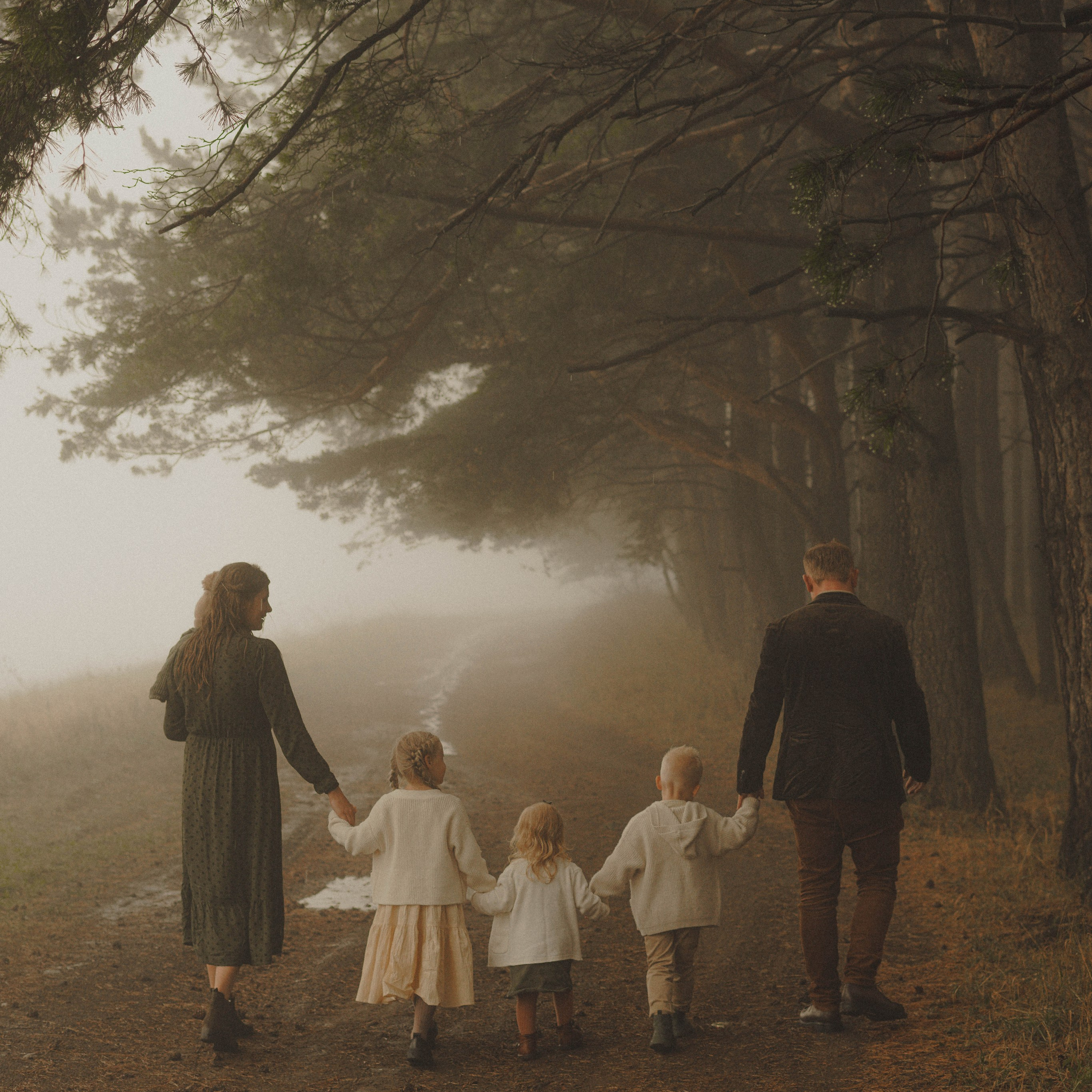 Под Дождем Улыбок