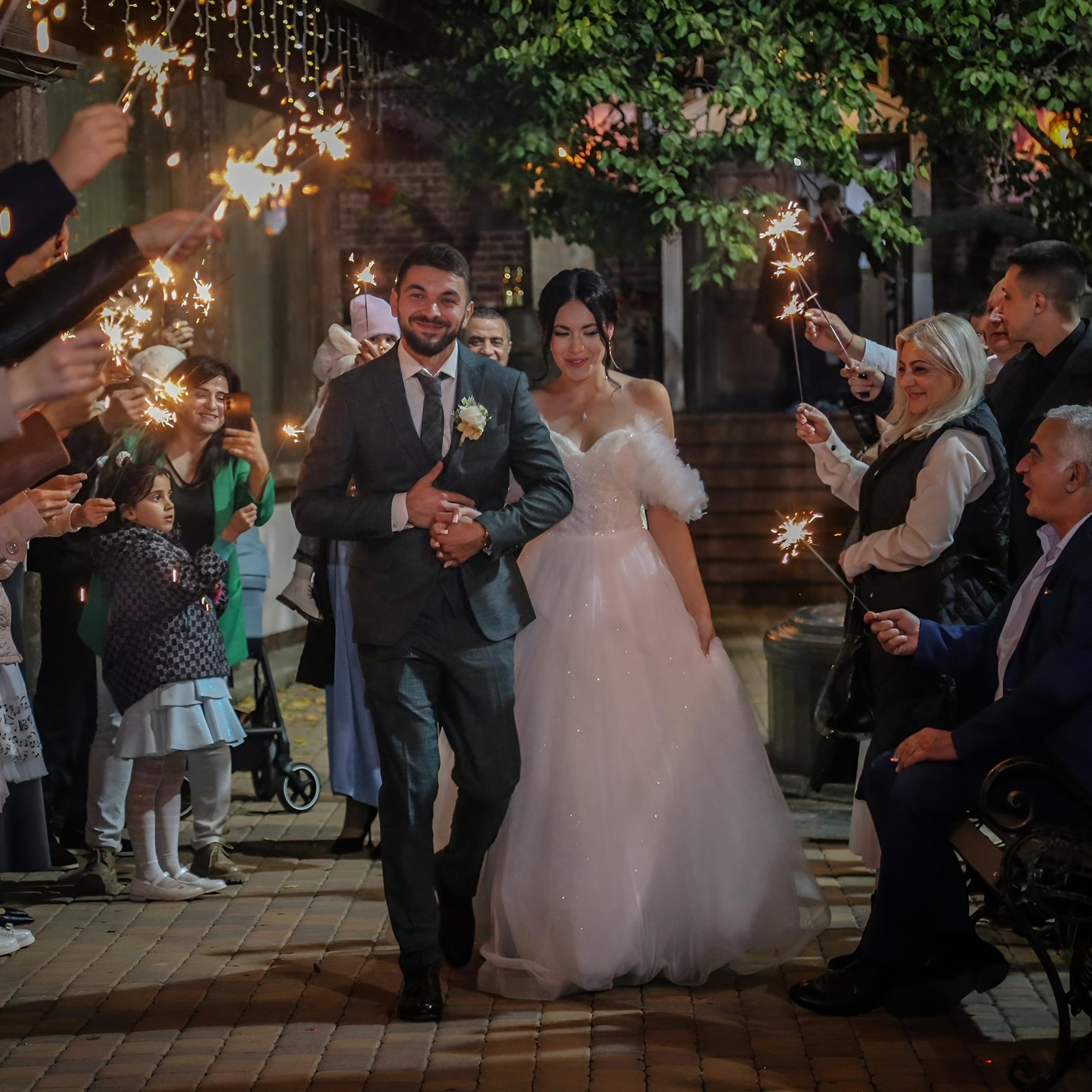 Мгер и Надежда