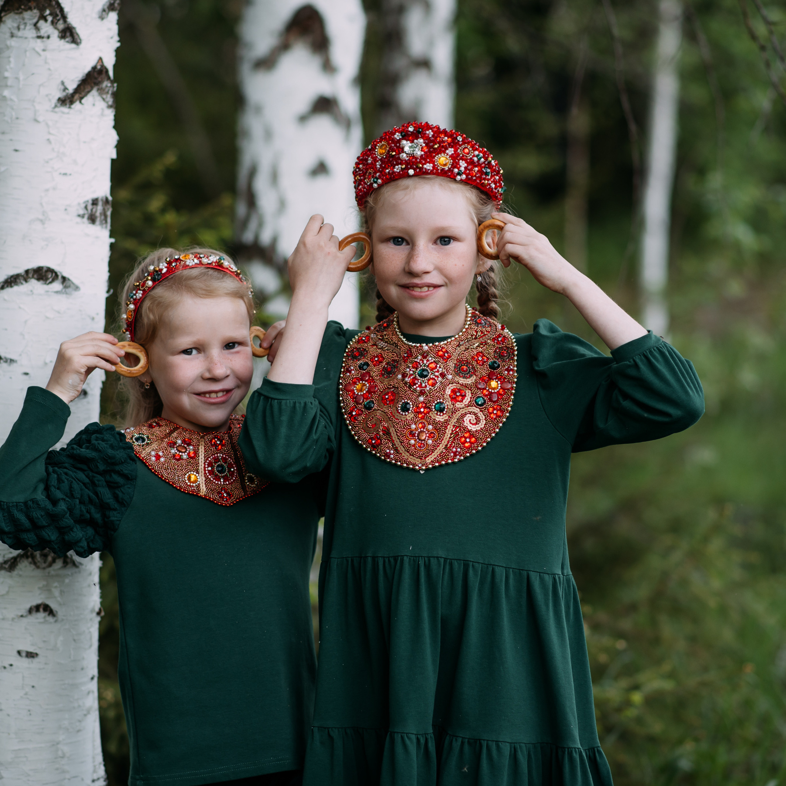 Алёнка и Анютка