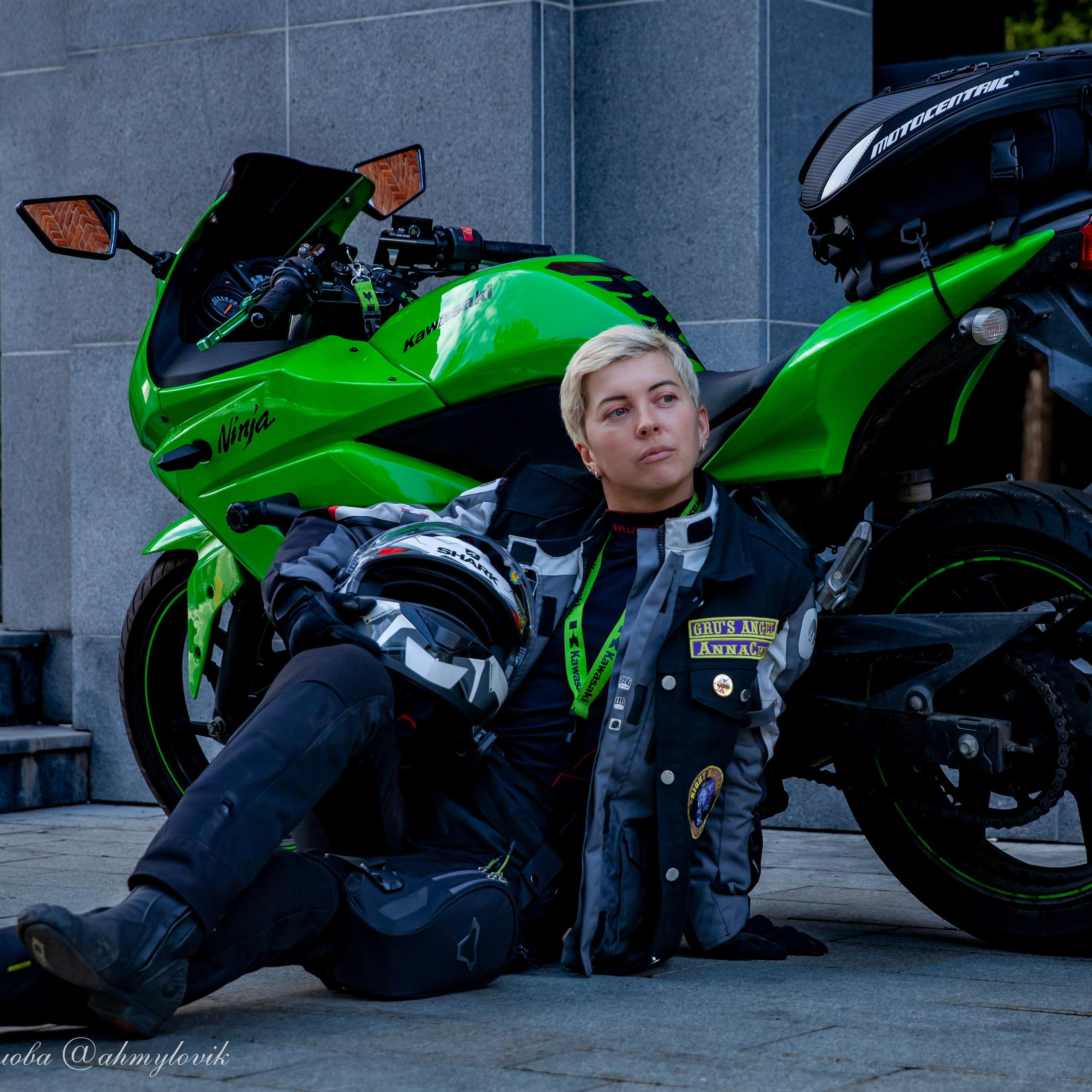 Аня и Гринч (Kawasaki Ninja 250)