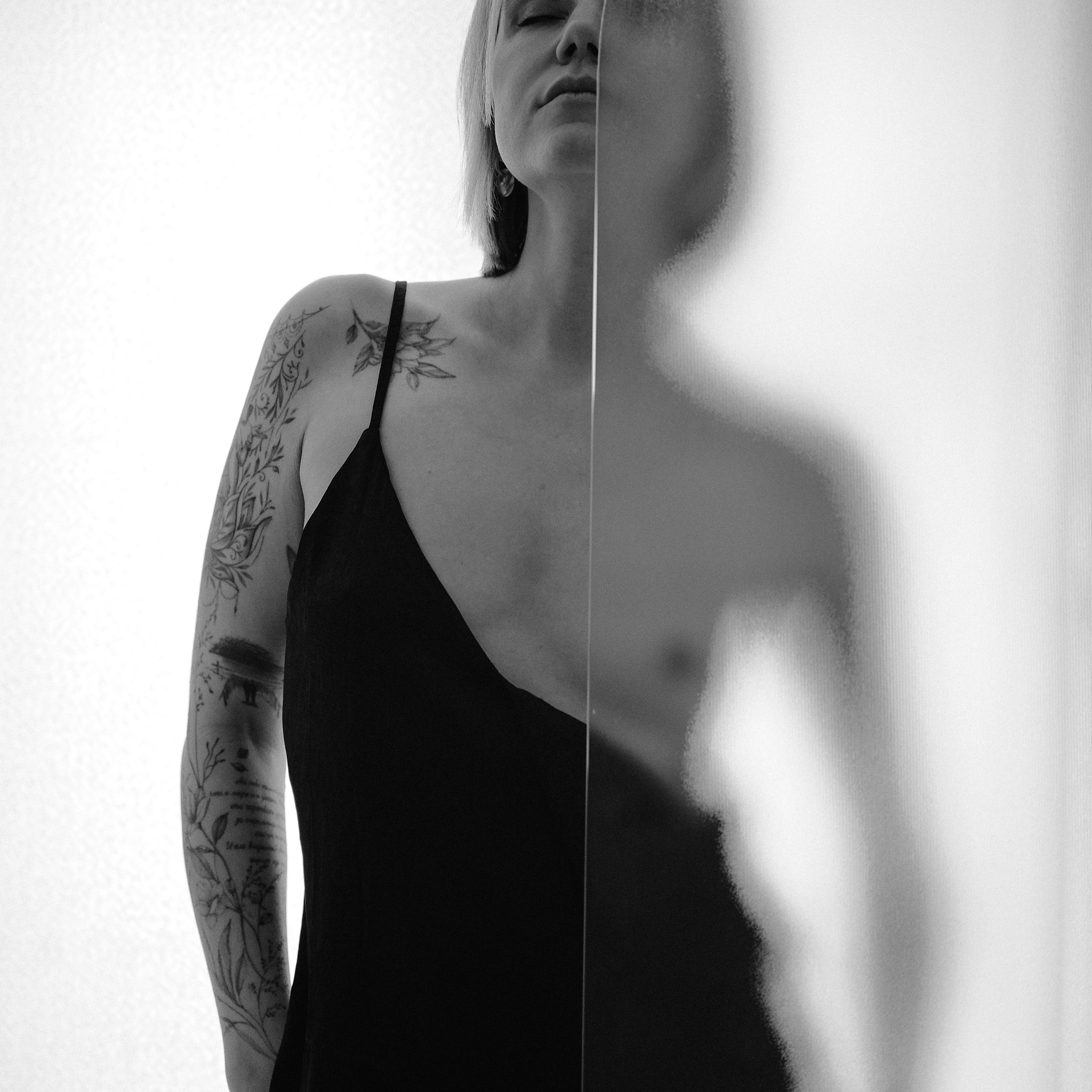 Ню фотограф в Москве и Новосибирске · Дарья Сомниум · съёмки для женщин 30+