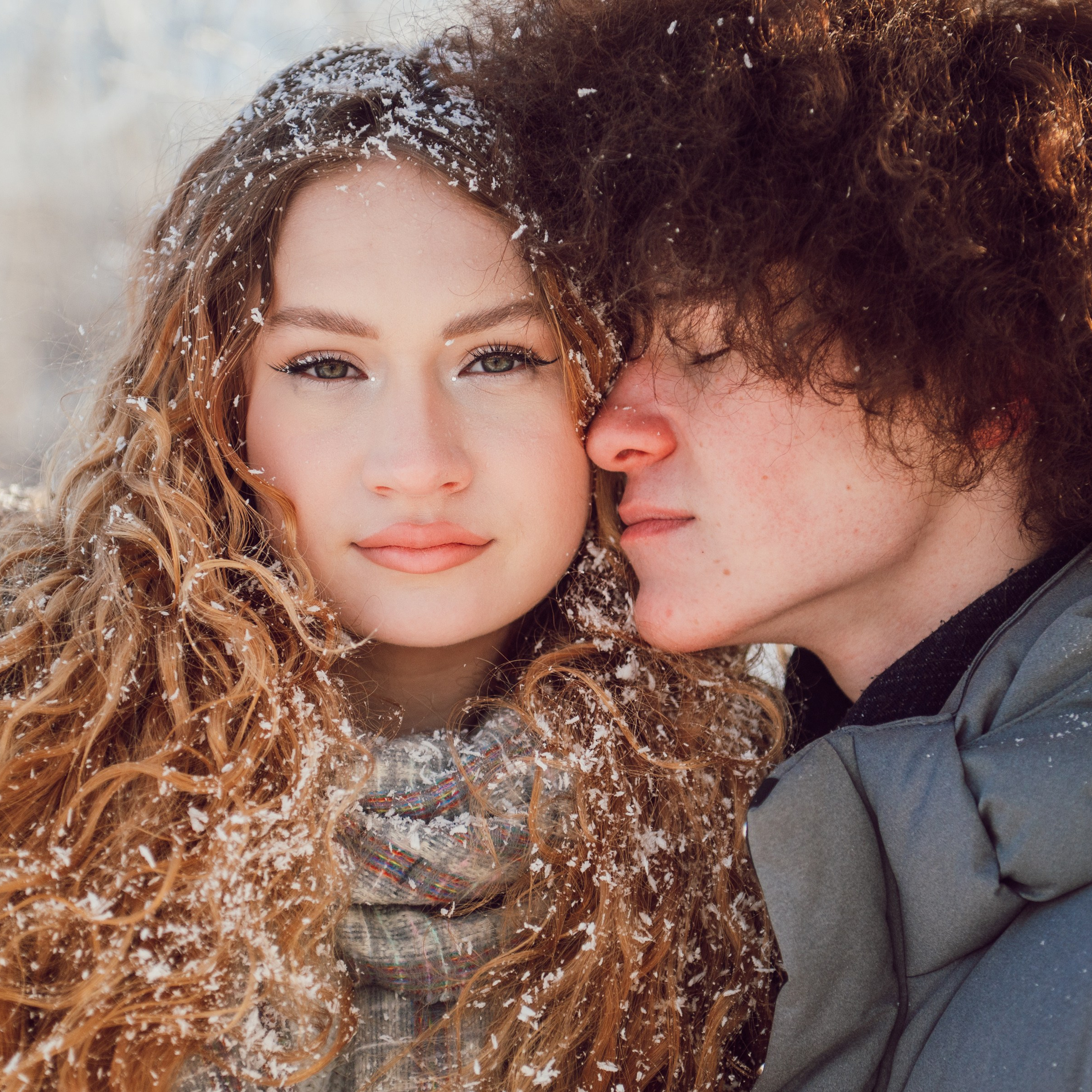 Морозно, но любовь греет