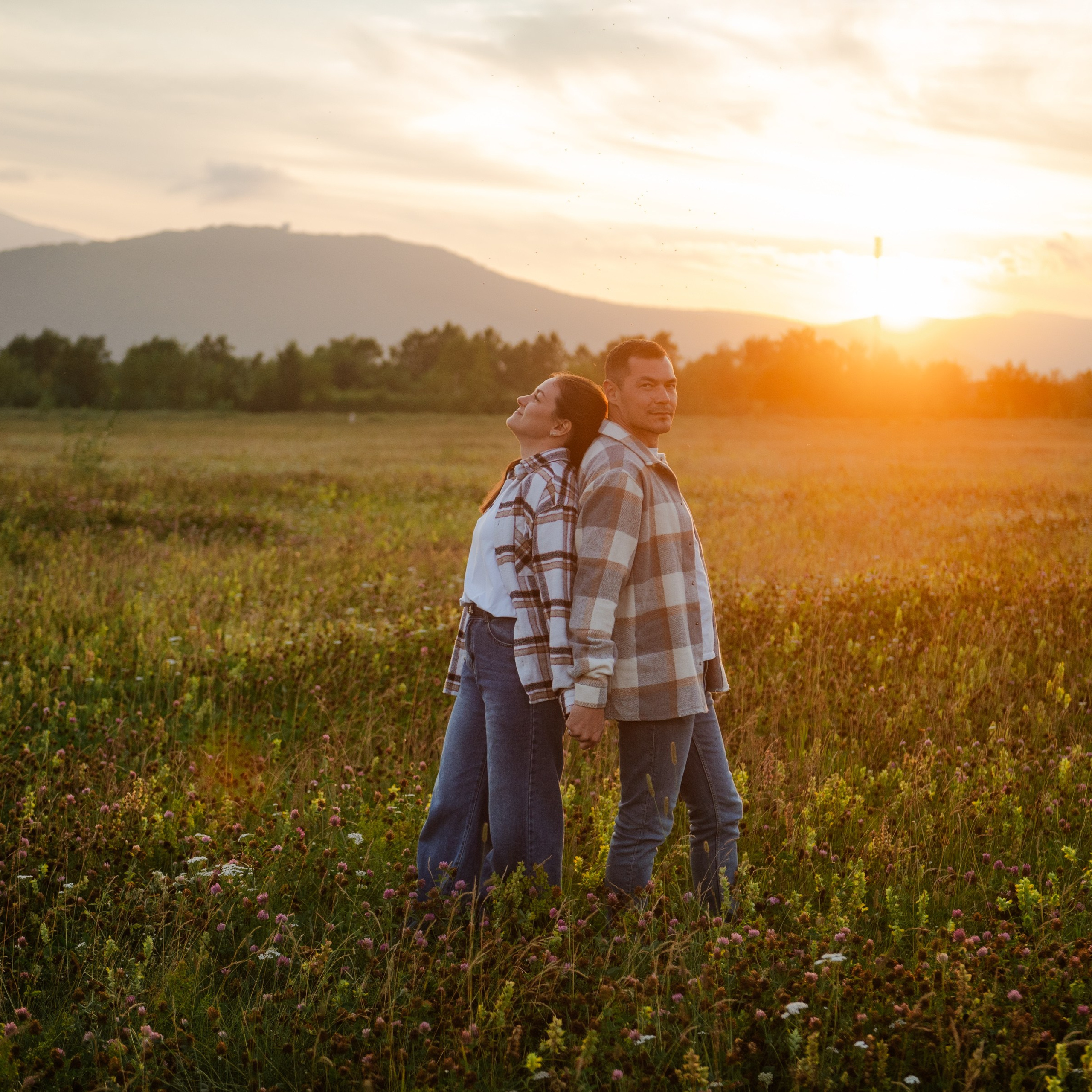 На закате с вулканами