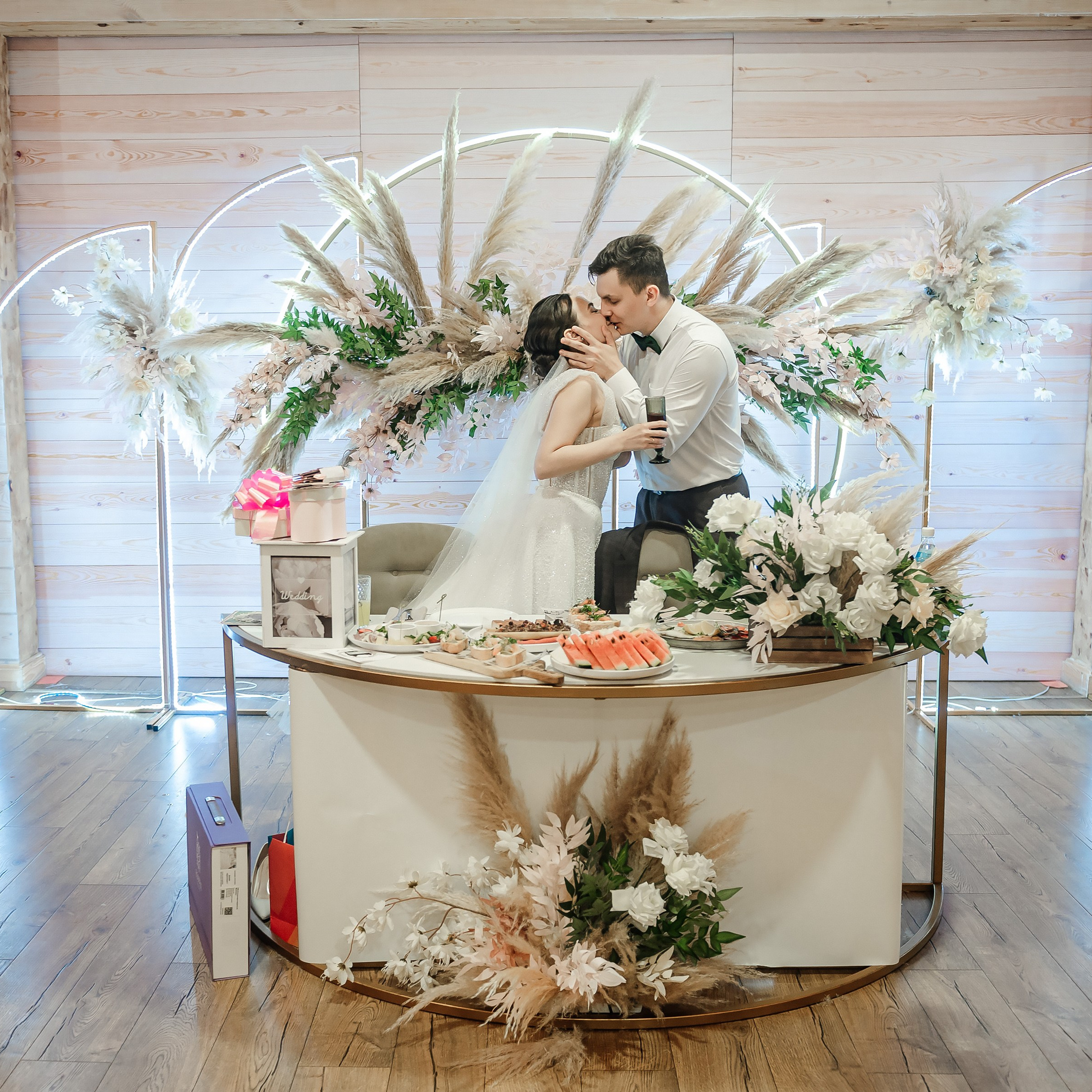 Владислав и Евгения, Сборы, выездная, банкет