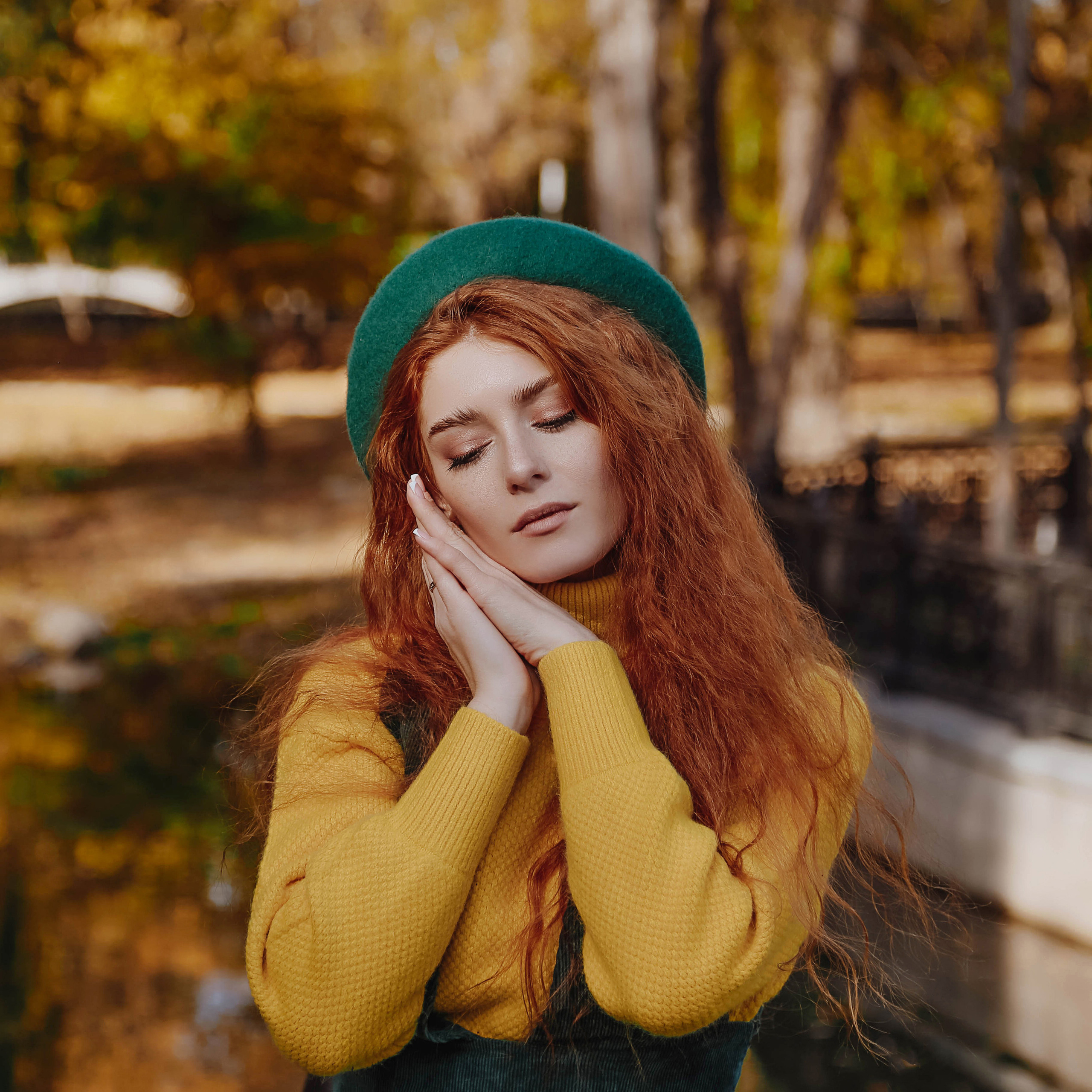 Девушка — Осень