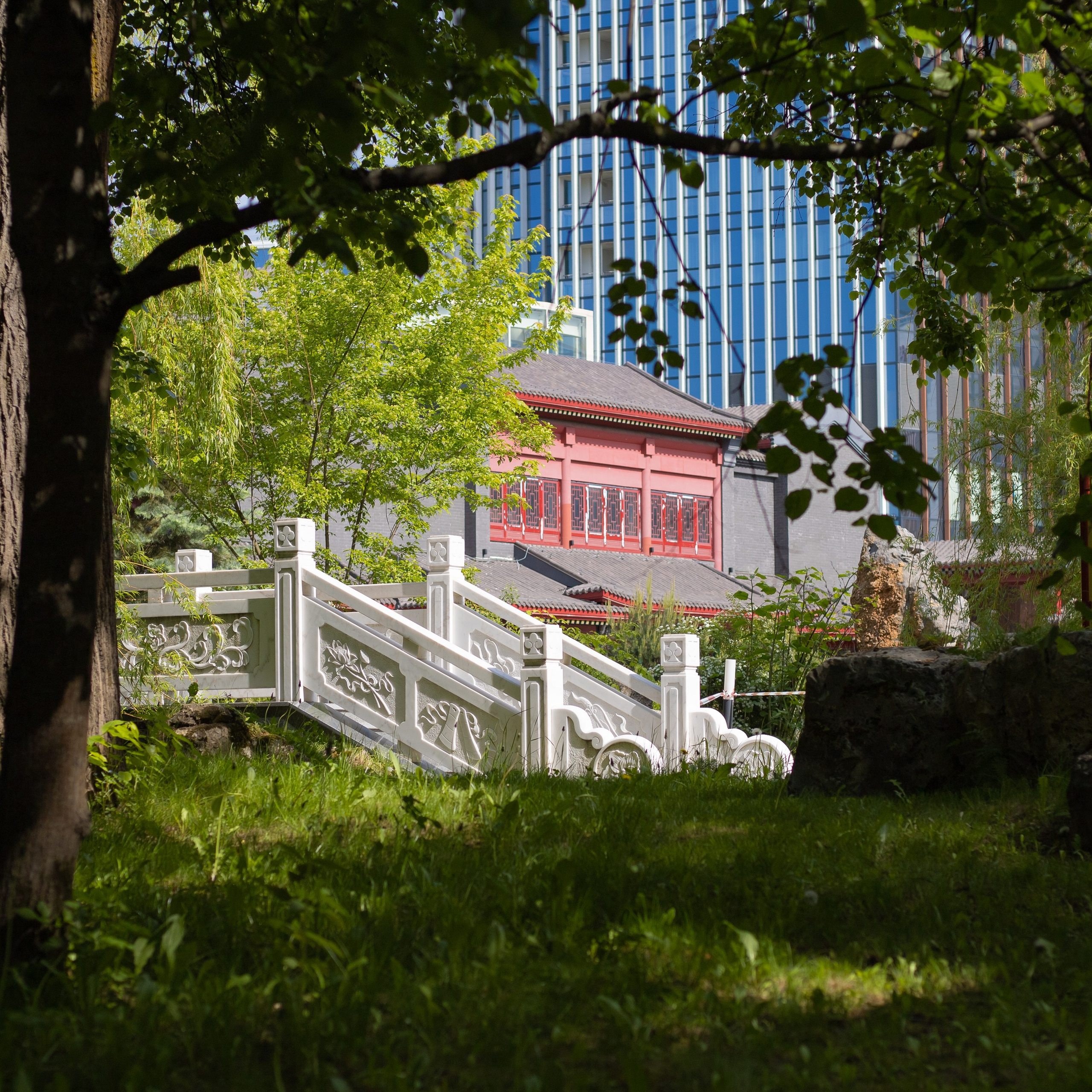 Парк Хуамин. Мост Басянь