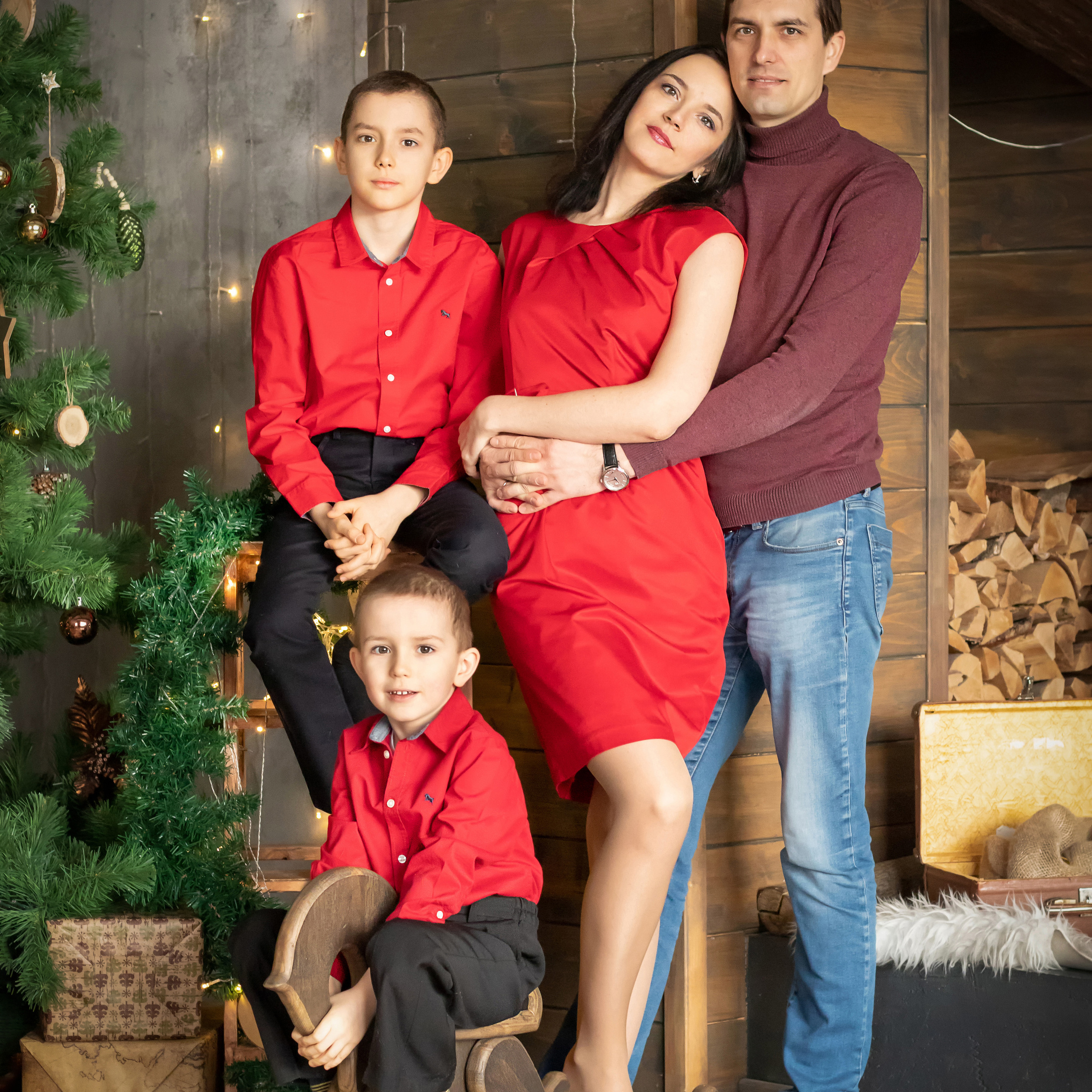 Семейная фотосессия в фотостудии Блик на малой Семеновской 5. Фотограф Катарина Крук. Новогодняя фотосессия семейная.