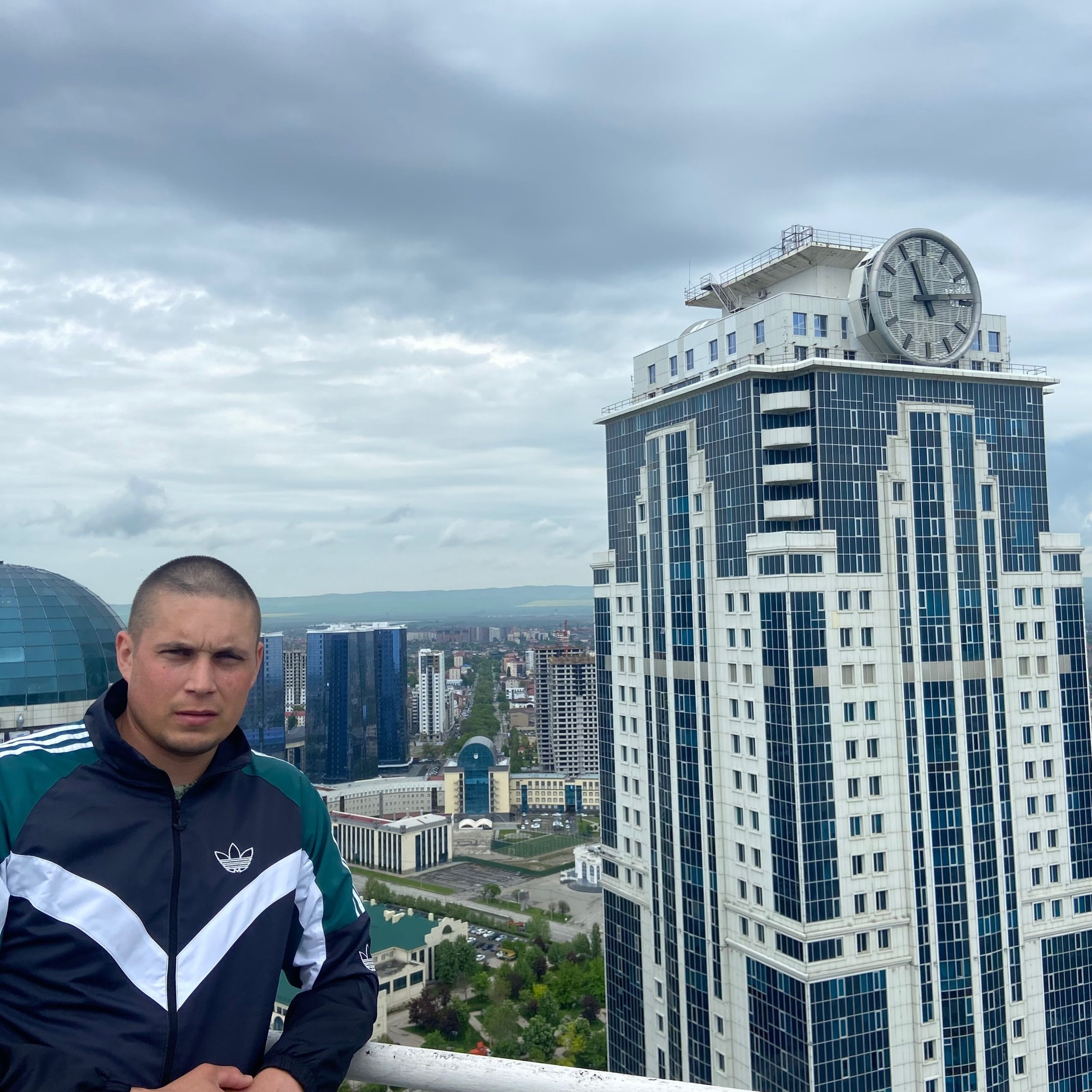 Ведущий (портфолио). Шоумен, пародист, ведущий Никита Шуклинов