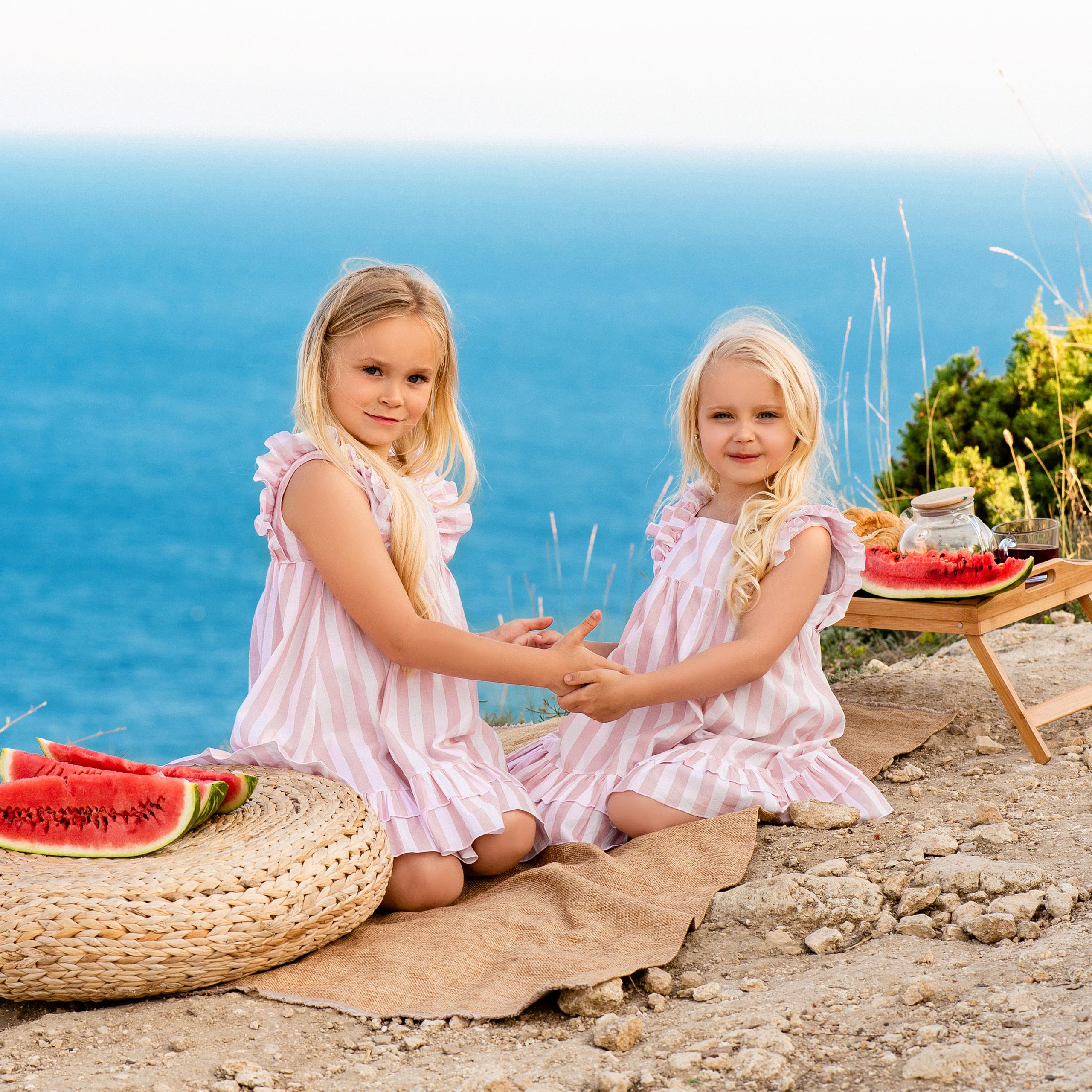 Девочки и арбуз