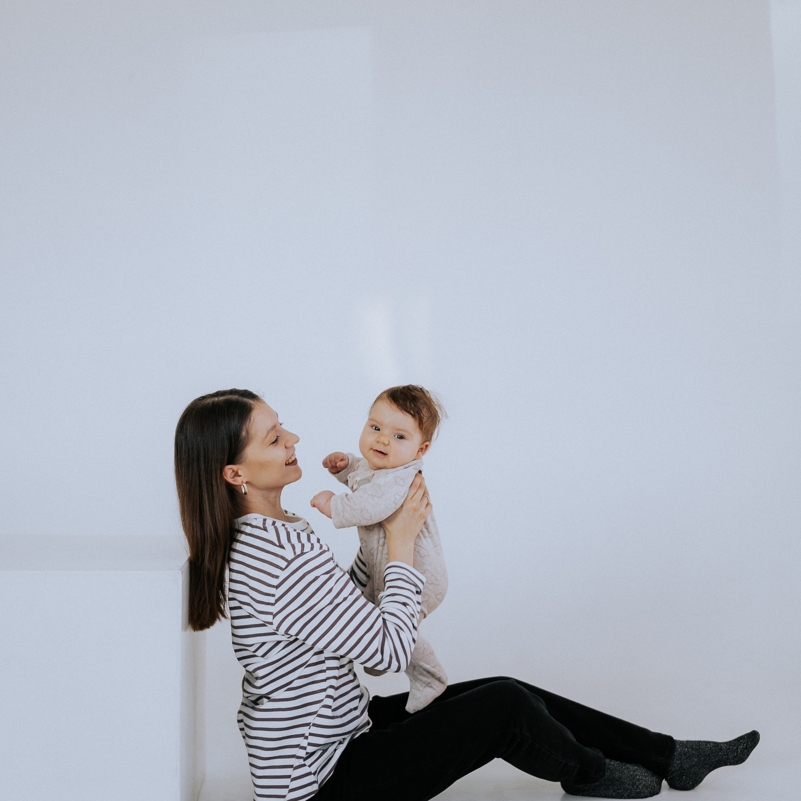 Мире 6 месяцев