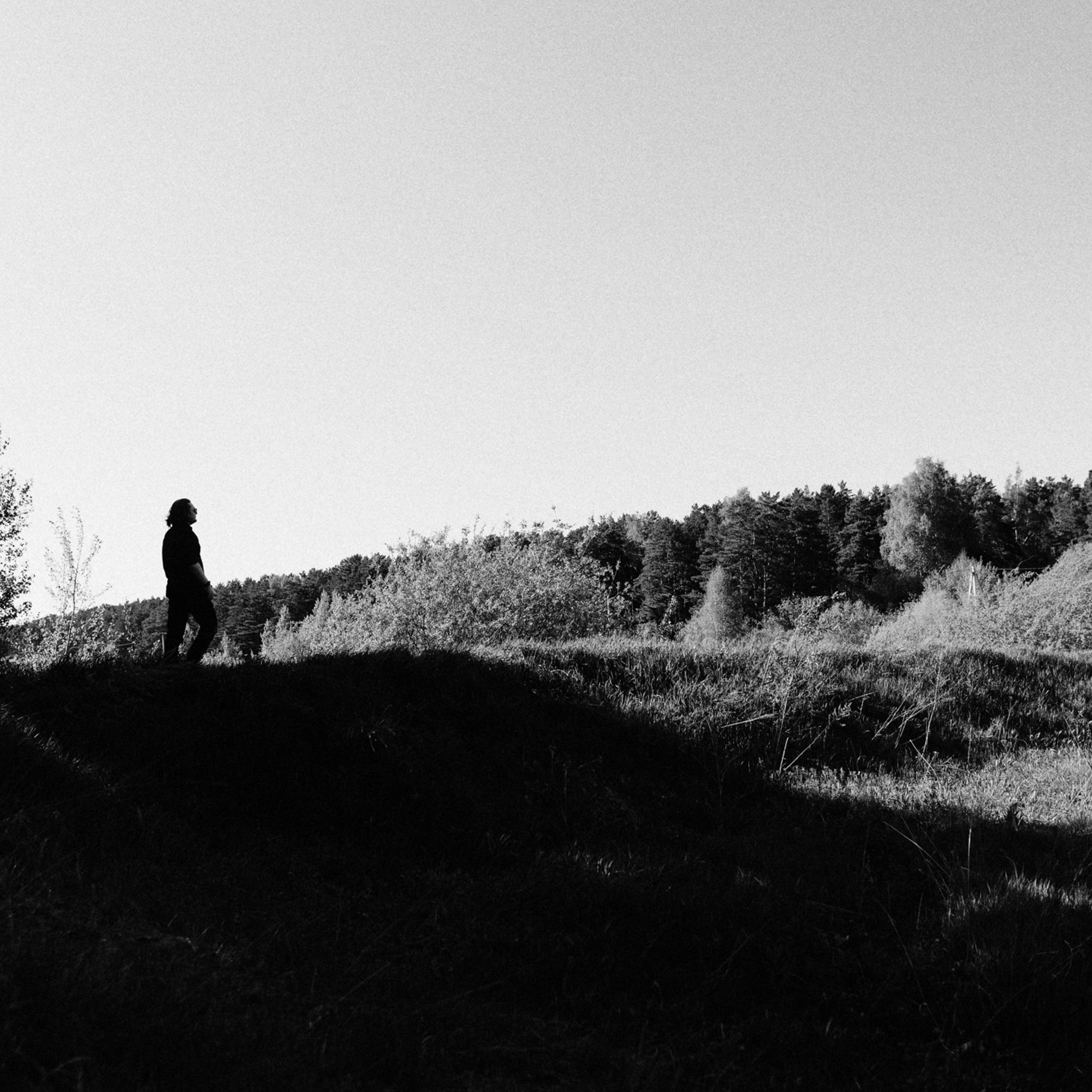 Мужской портрет на природе в Тюмени — Фотограф Дарья Мустафина. Портретный фотограф Тюмень Дарья Мустафина