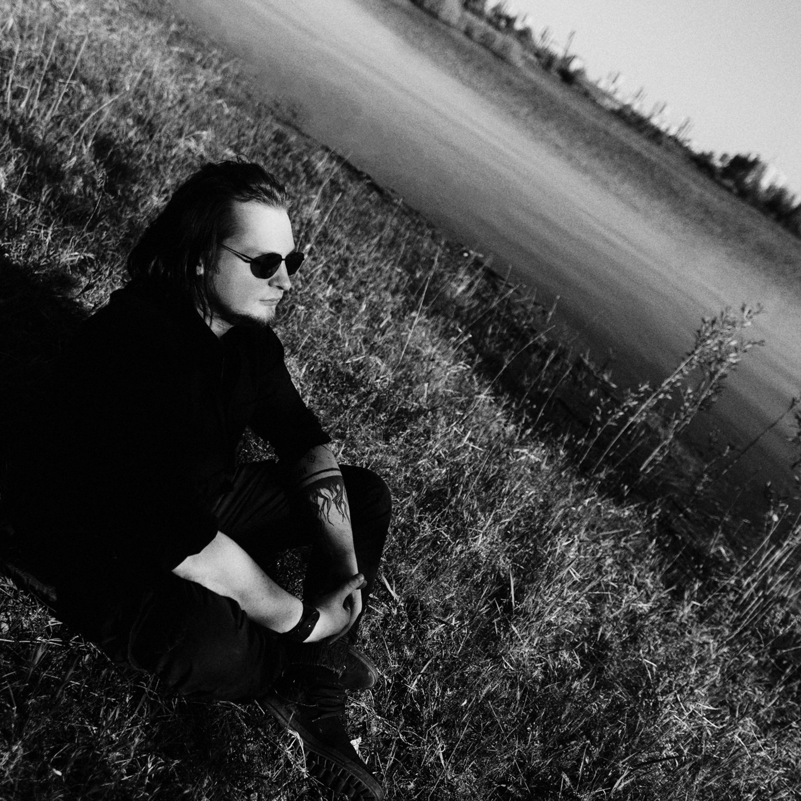 Мужской портрет на природе в Тюмени — Фотограф Дарья Мустафина. Портретный фотограф Тюмень Дарья Мустафина