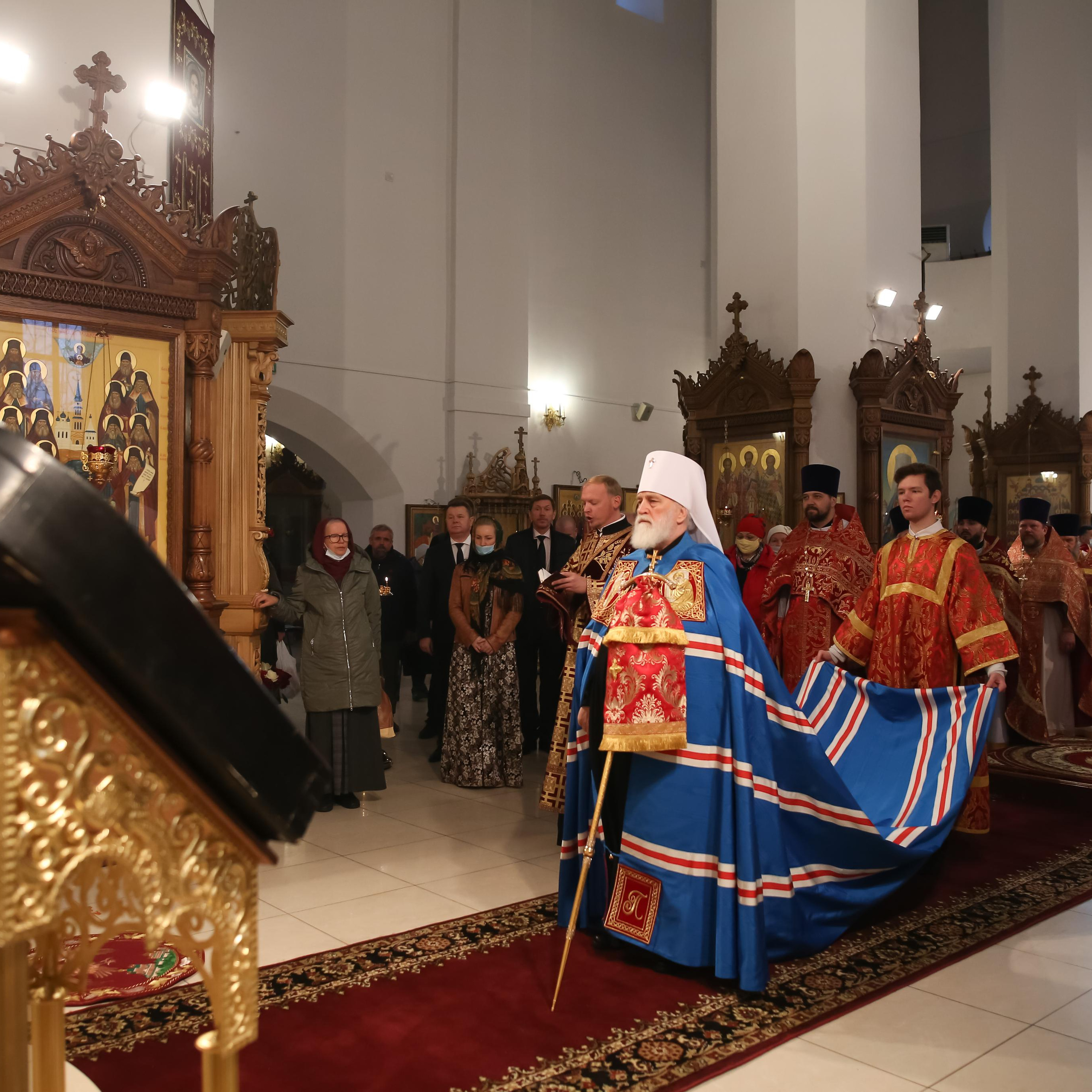Архиерейское богослужение в честь новомучеников Жуковских