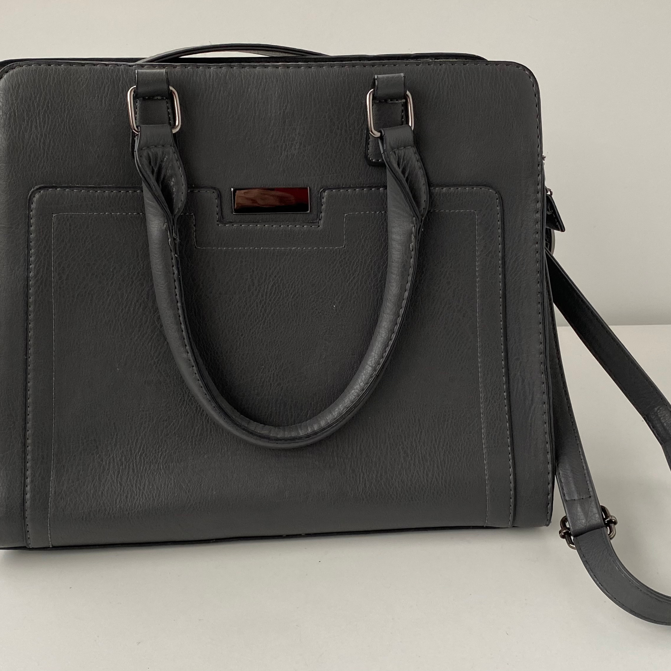 Женская сумка серая. Виктория Еремина — фотограф и видеограф в Москве