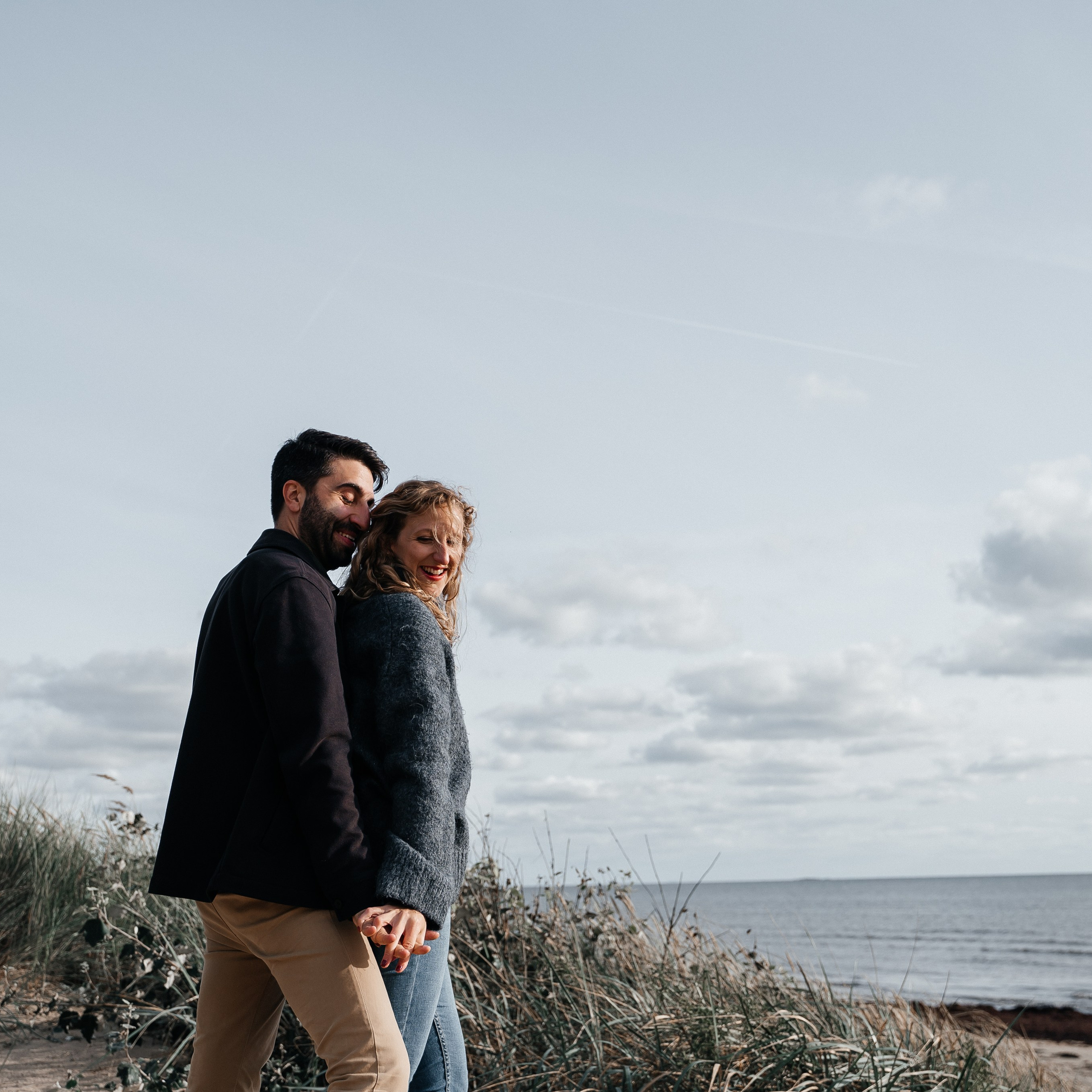 Love story på Skrea strand | Parfotografering i Falkenberg