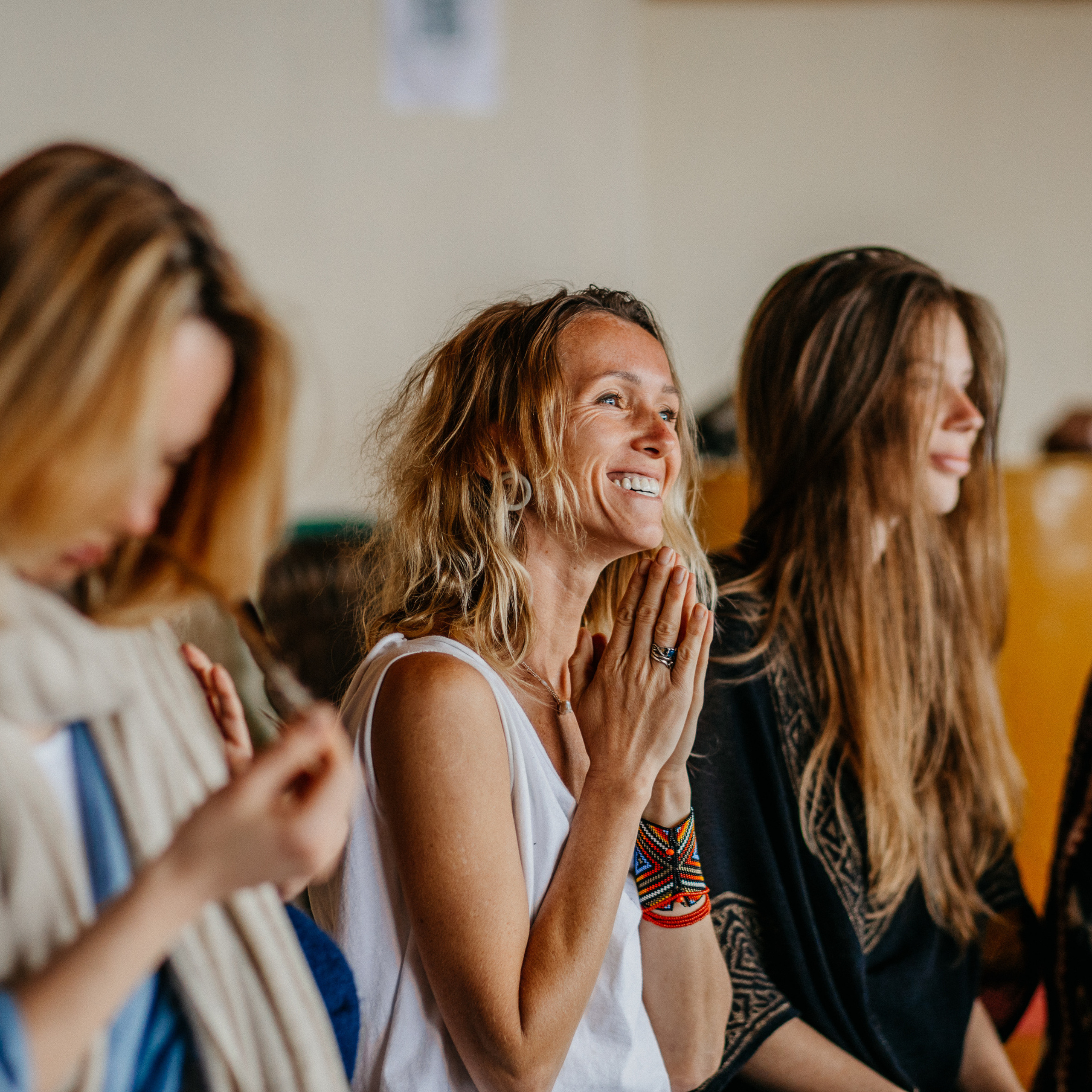 Женская практика от Лу, ретрит в Гималаях