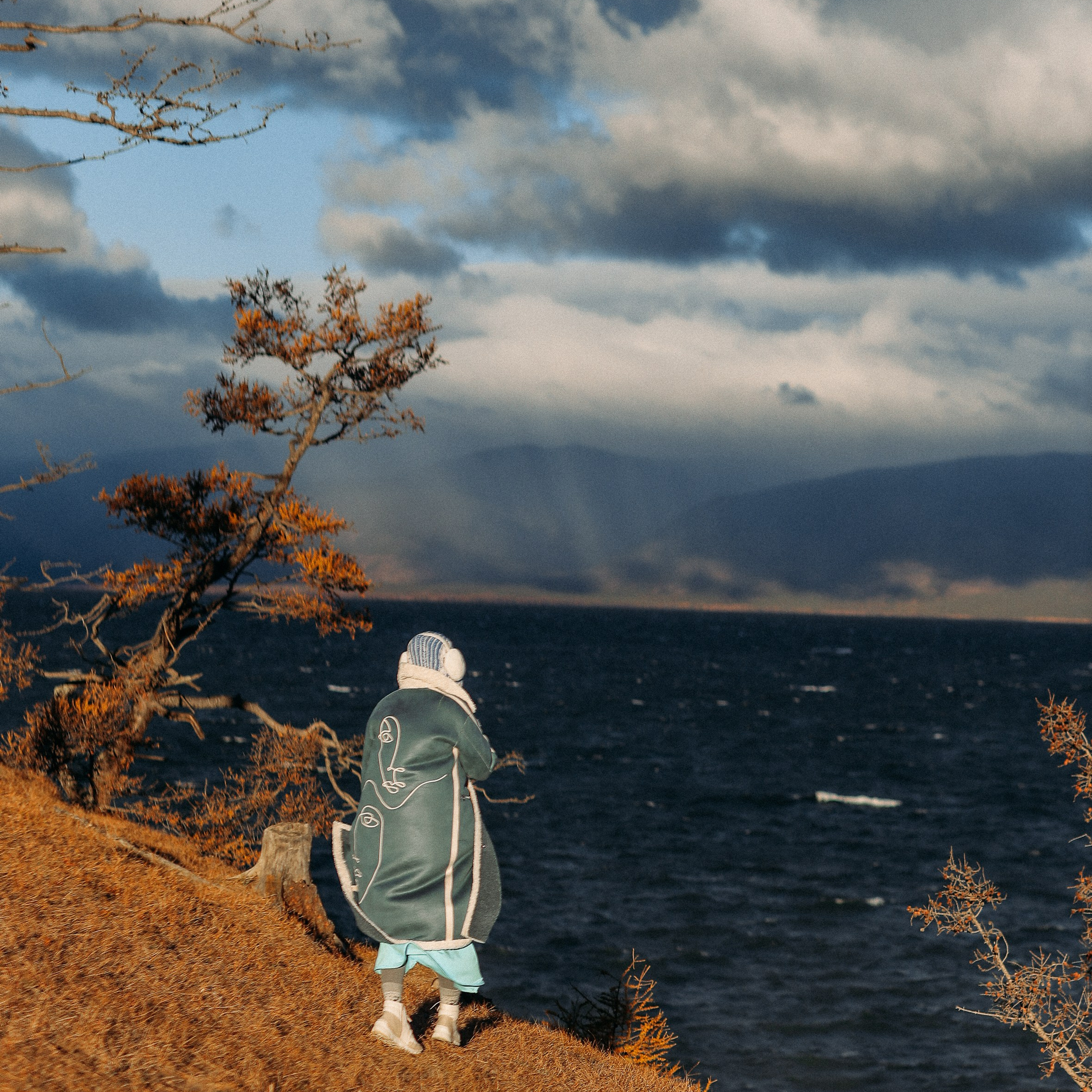 Осенний шторм на Байкале