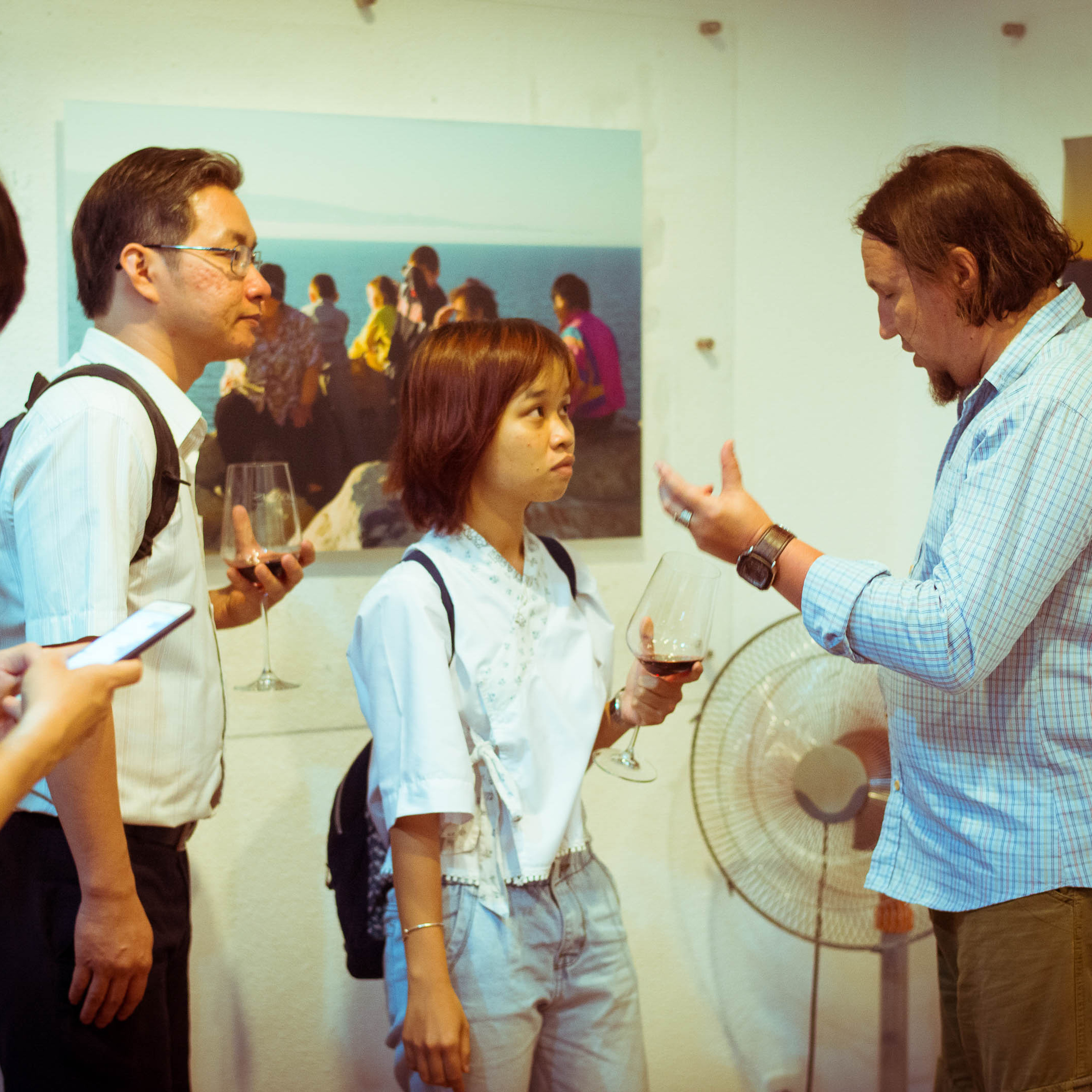 Фотограф Сергей Медведчиков в Сайгоне с выставкой '17