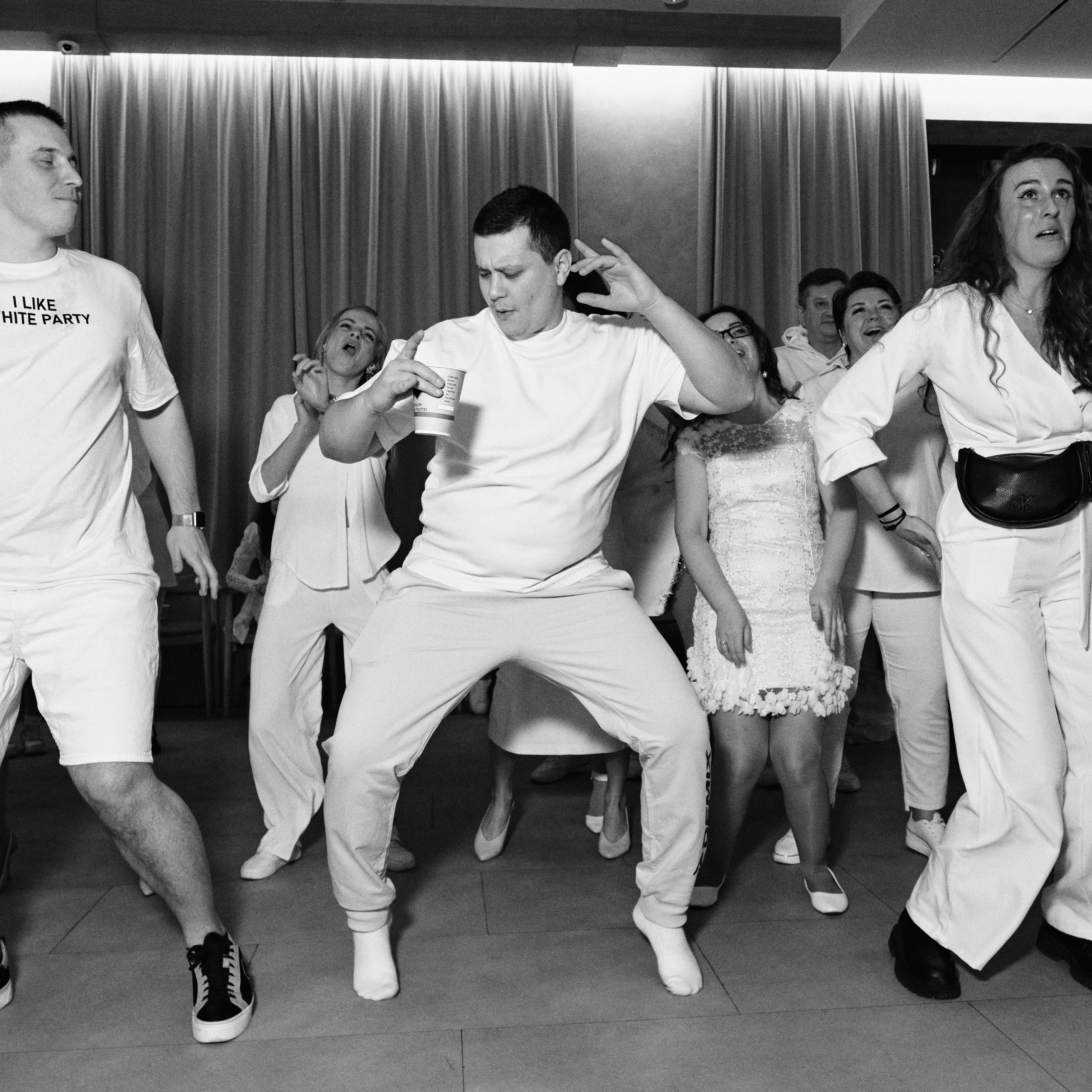 Корпоратив в белом компании Pride group