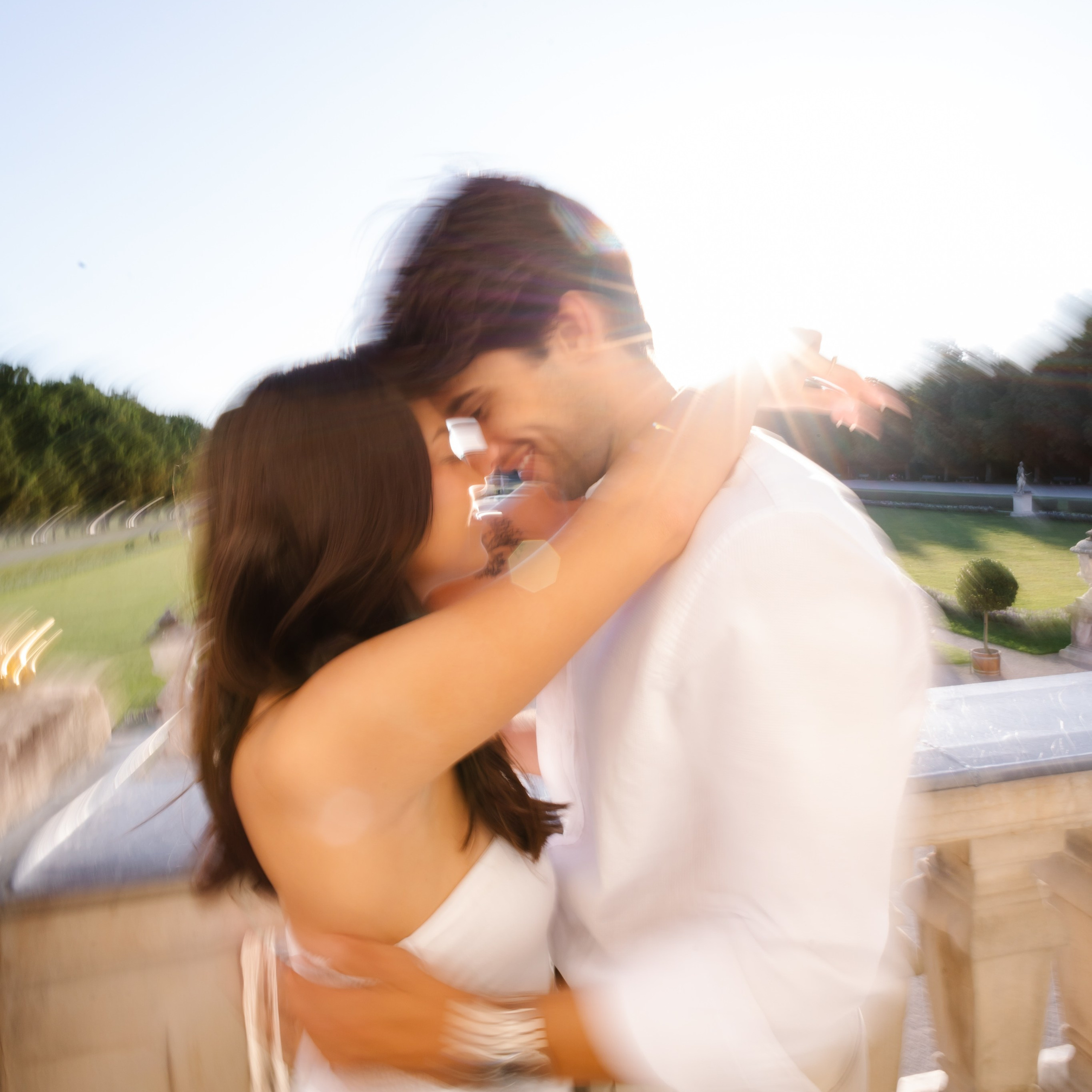 Verlobungsfotoshooting in München – romantische Paarfotos am Schloss Nymphenburg. Fotografin in München Dasha Antipina