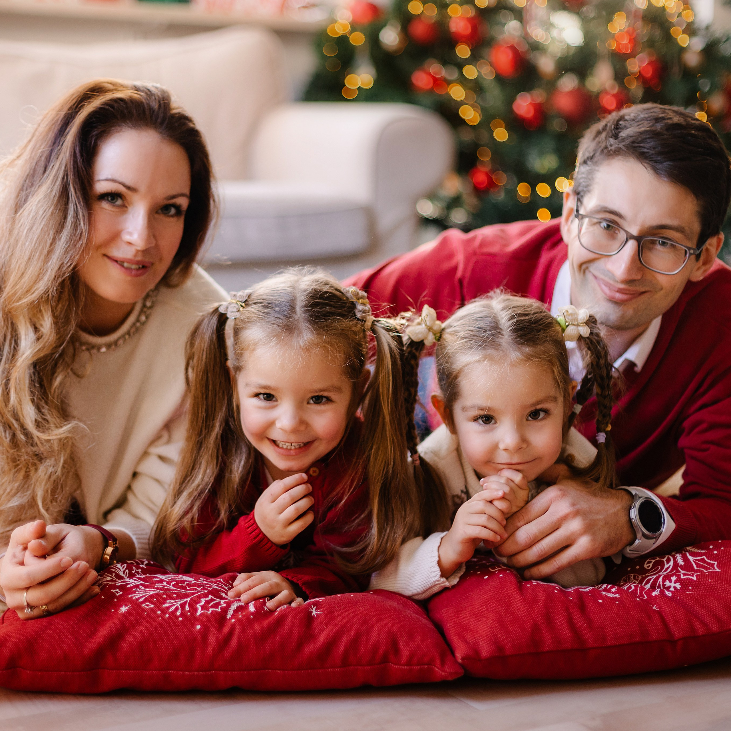 Weihnachtsminis 2024. Eine schöne Familie. Fotografin in München Dasha Antipina