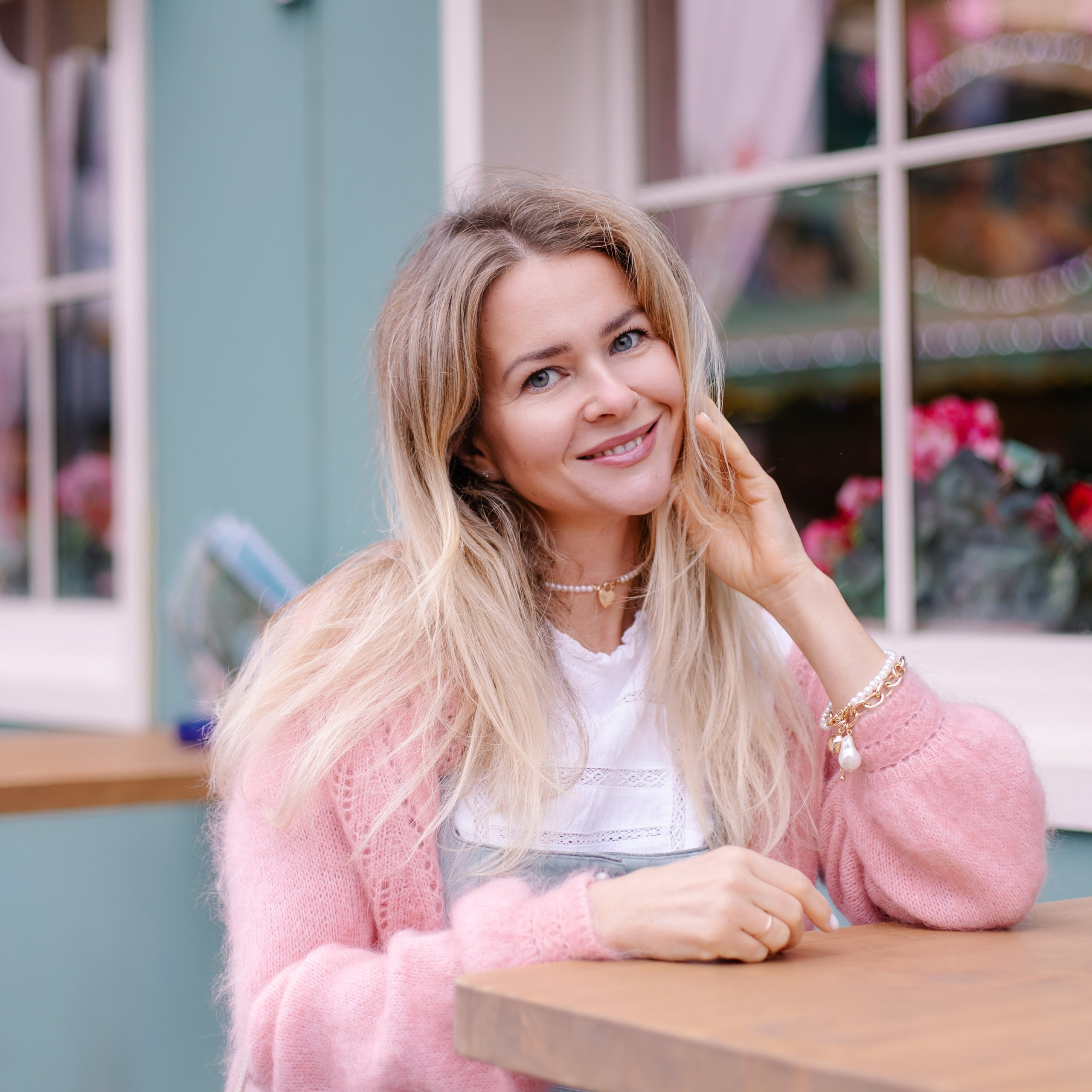 Wiesnprinzessin Fotoshooting – Romantische Fotos auf dem Oktoberfest in München. Fotografin in München Dasha Antipina