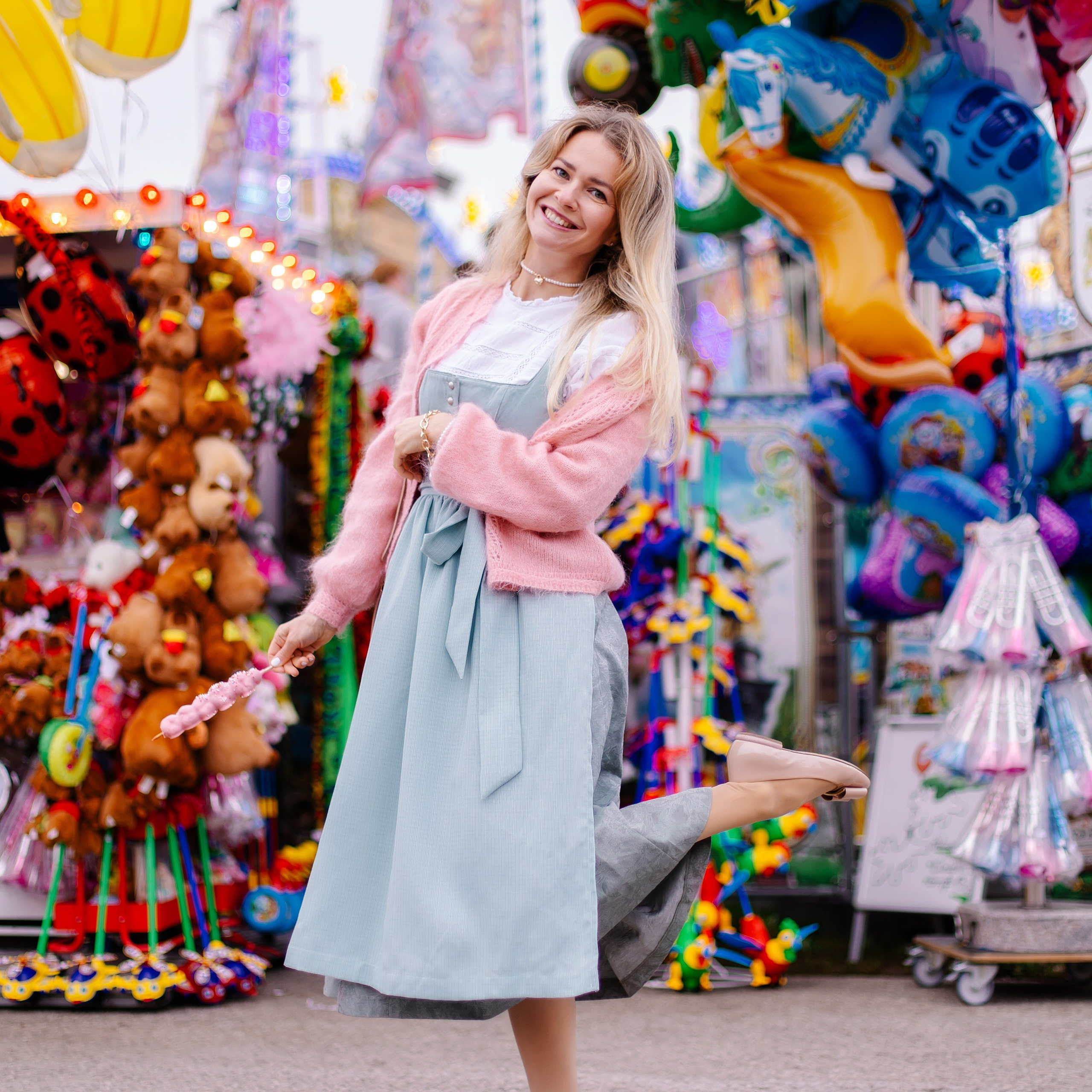 Wiesnprinzessin Fotoshooting – Romantische Fotos auf dem Oktoberfest in München. Fotografin in München Dasha Antipina