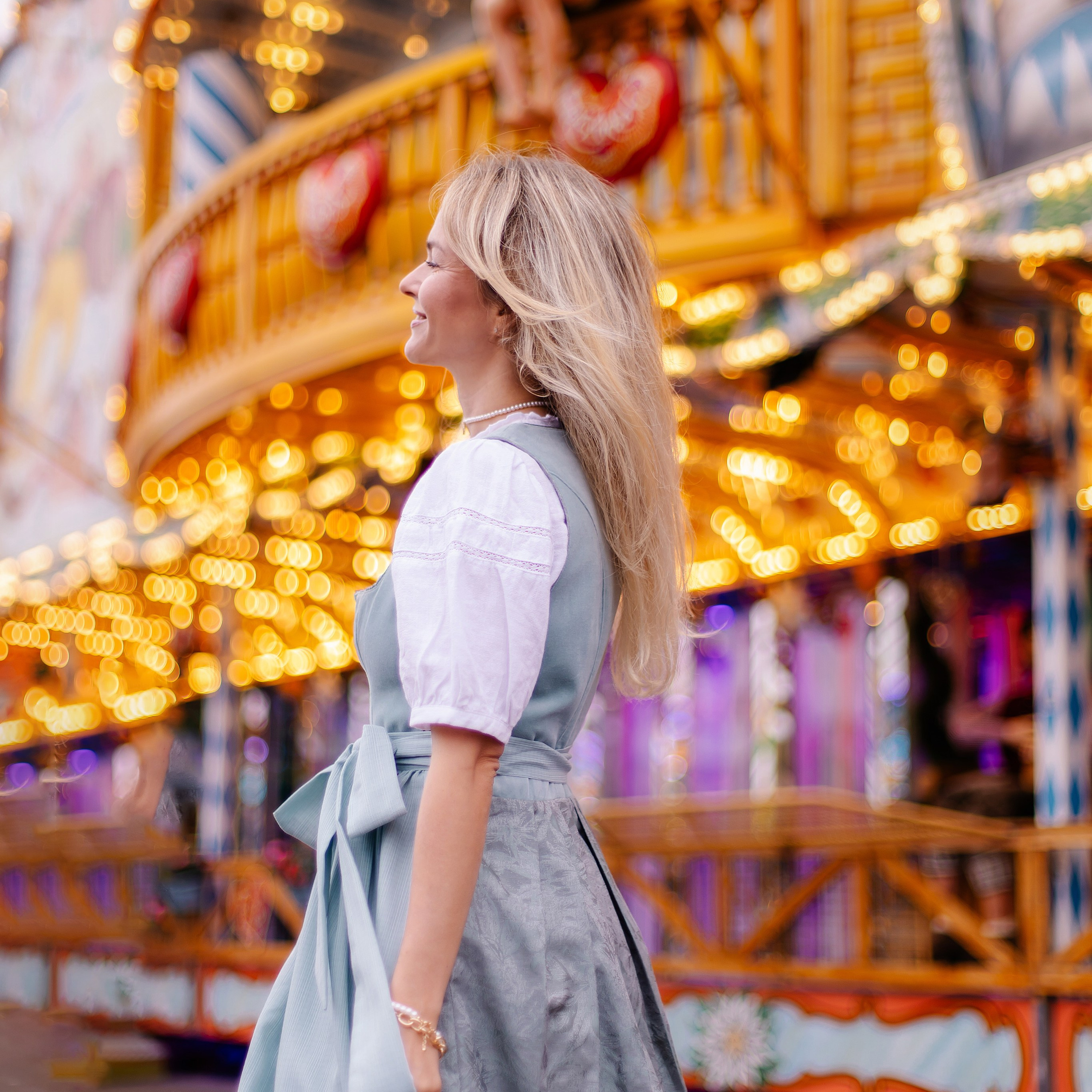 Wiesnprinzessin Fotoshooting – Romantische Fotos auf dem Oktoberfest in München. Fotografin in München Dasha Antipina