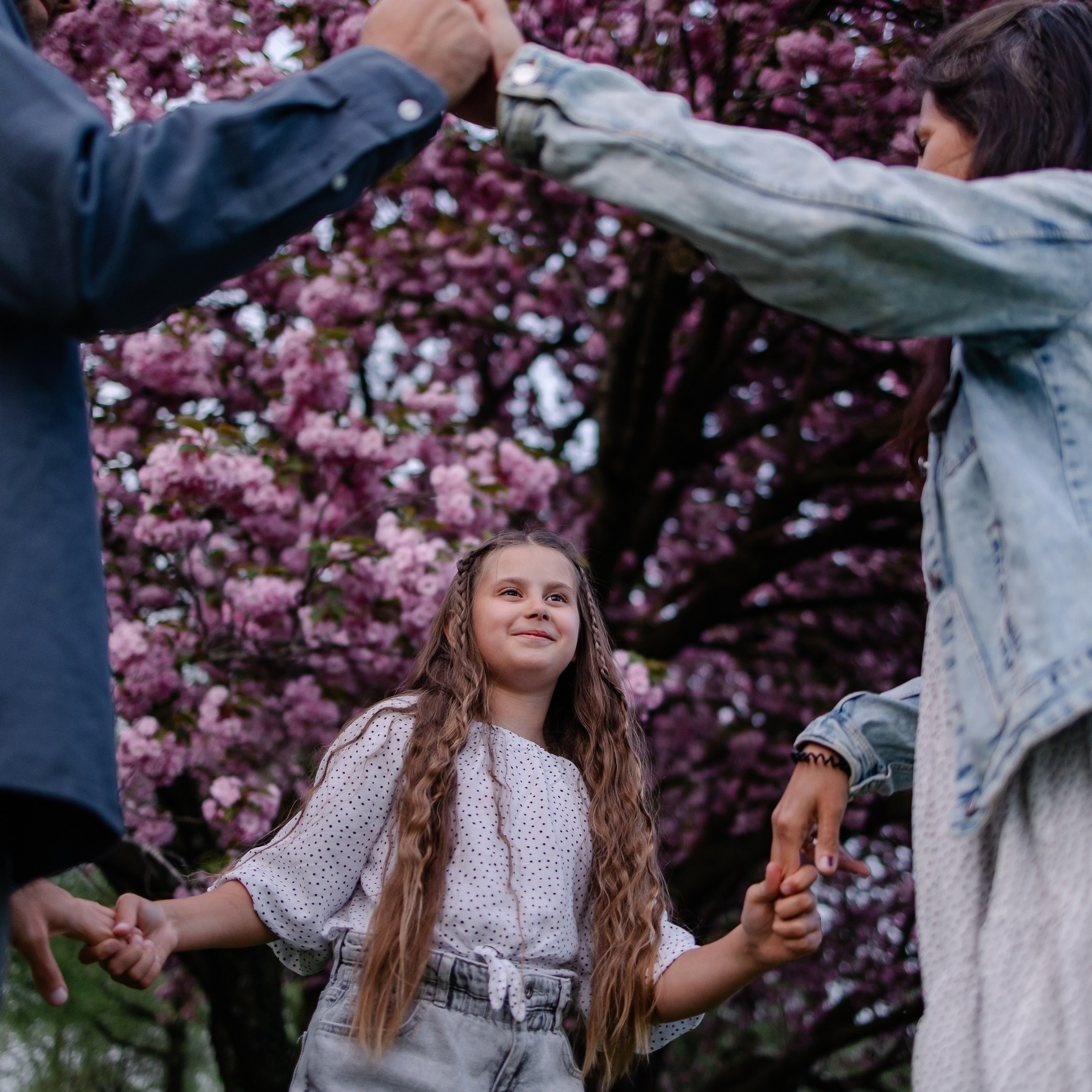 Семейная фотосессия в Мюнхене. Фотосессия в сакуре. Семейный фотограф в Мюнхене Даша Антипина