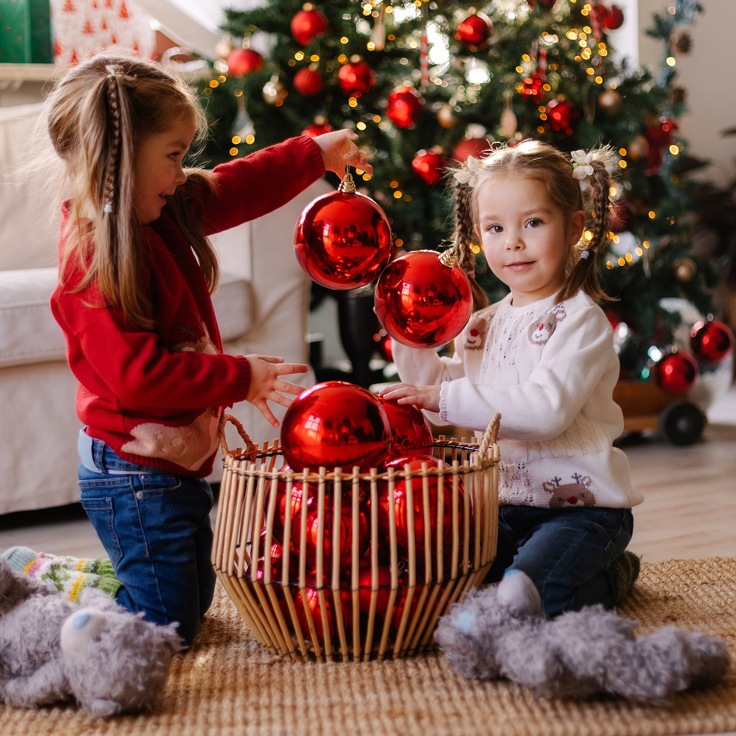 Weihnachtsminis 2024. Eine schöne Familie. Fotografin in München Dasha Antipina