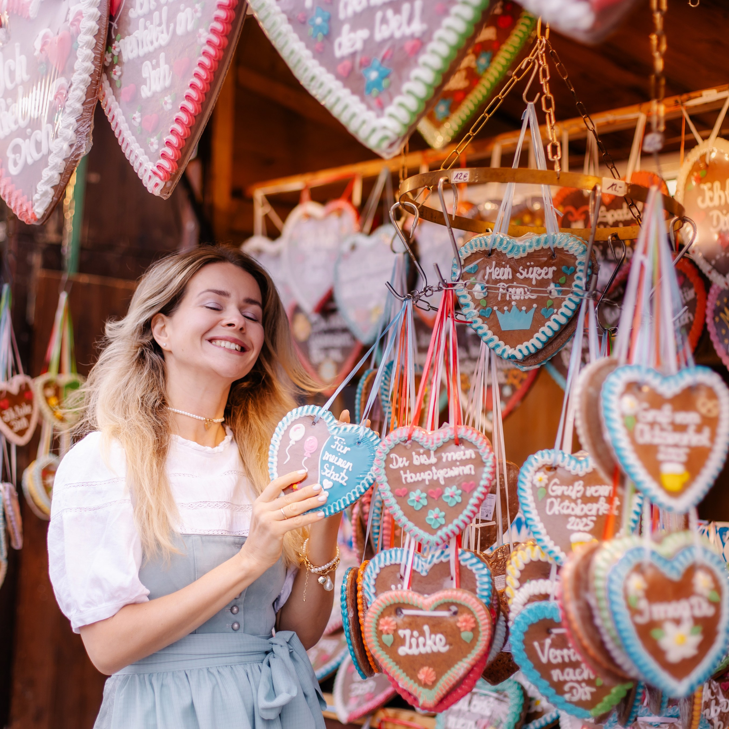 Wiesnprinzessin Fotoshooting – Romantische Fotos auf dem Oktoberfest in München. Fotografin in München Dasha Antipina