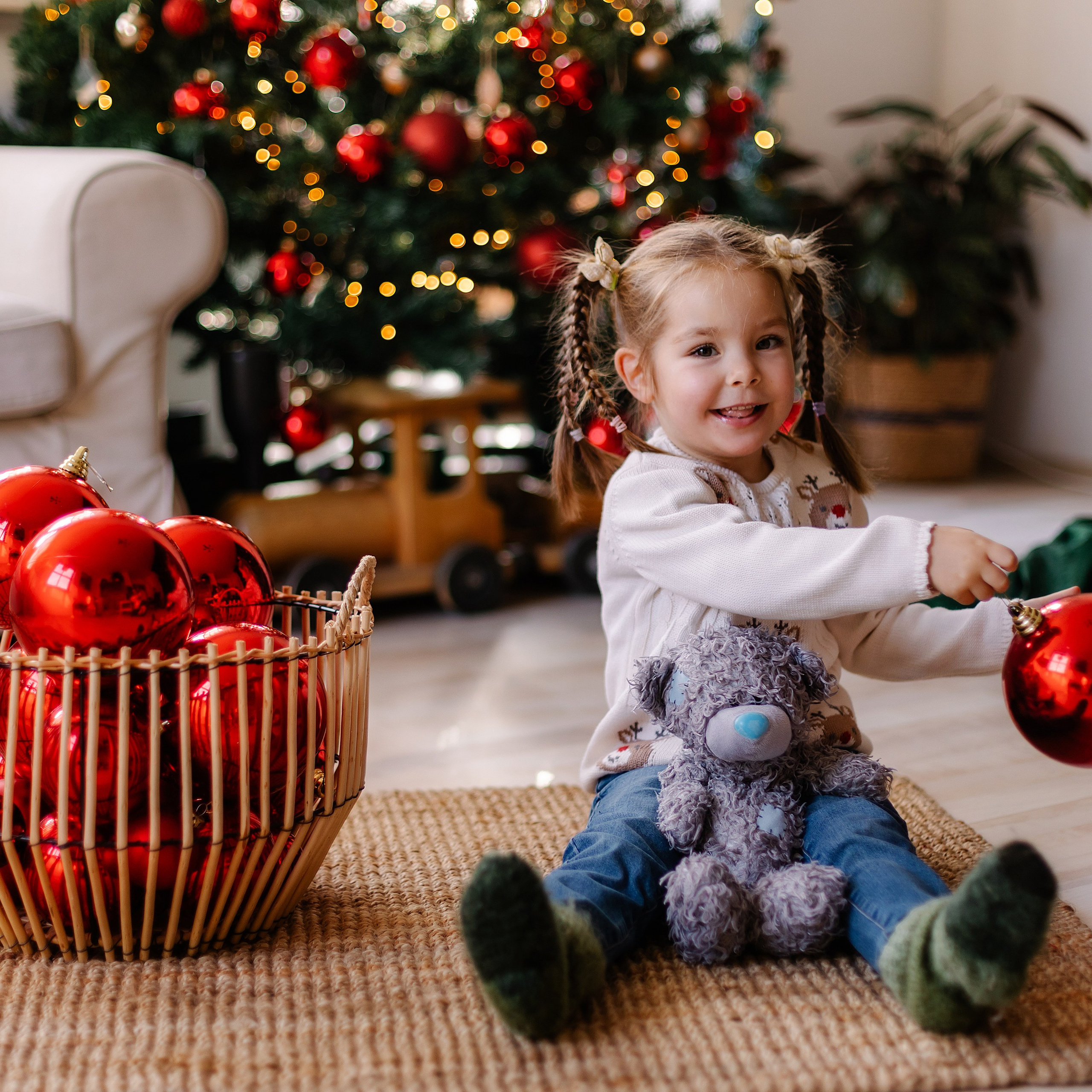 Weihnachtsminis 2024. Eine schöne Familie. Fotografin in München Dasha Antipina