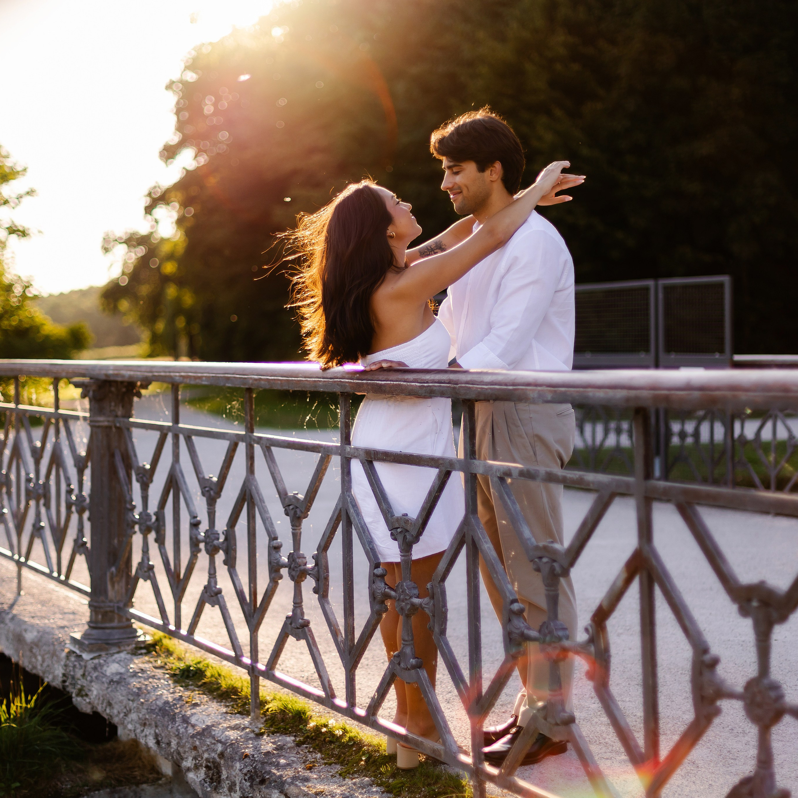 Verlobungsfotoshooting in München – romantische Paarfotos am Schloss Nymphenburg. Fotografin in München Dasha Antipina