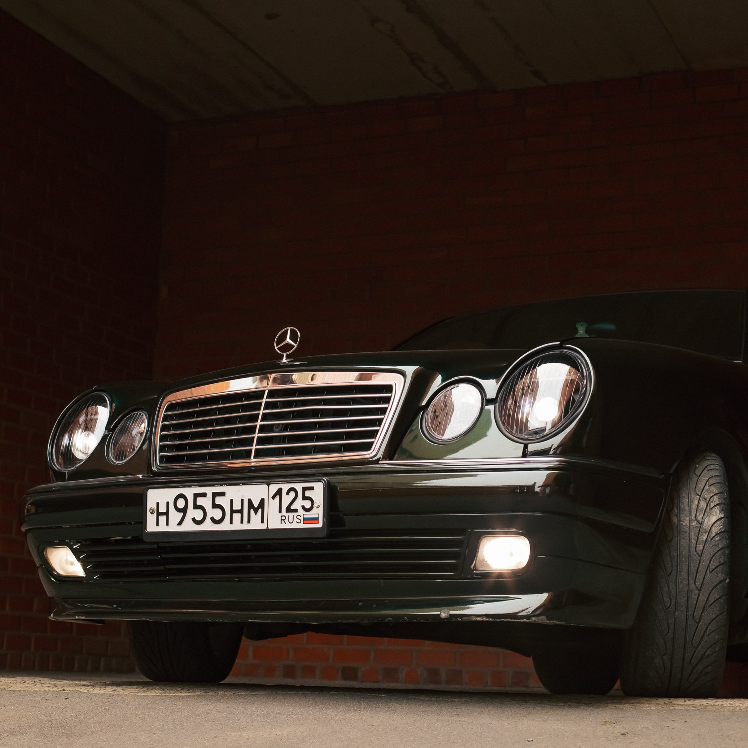 Ваня и мерседес, фото сделанно для продажи. продал машину за неделю