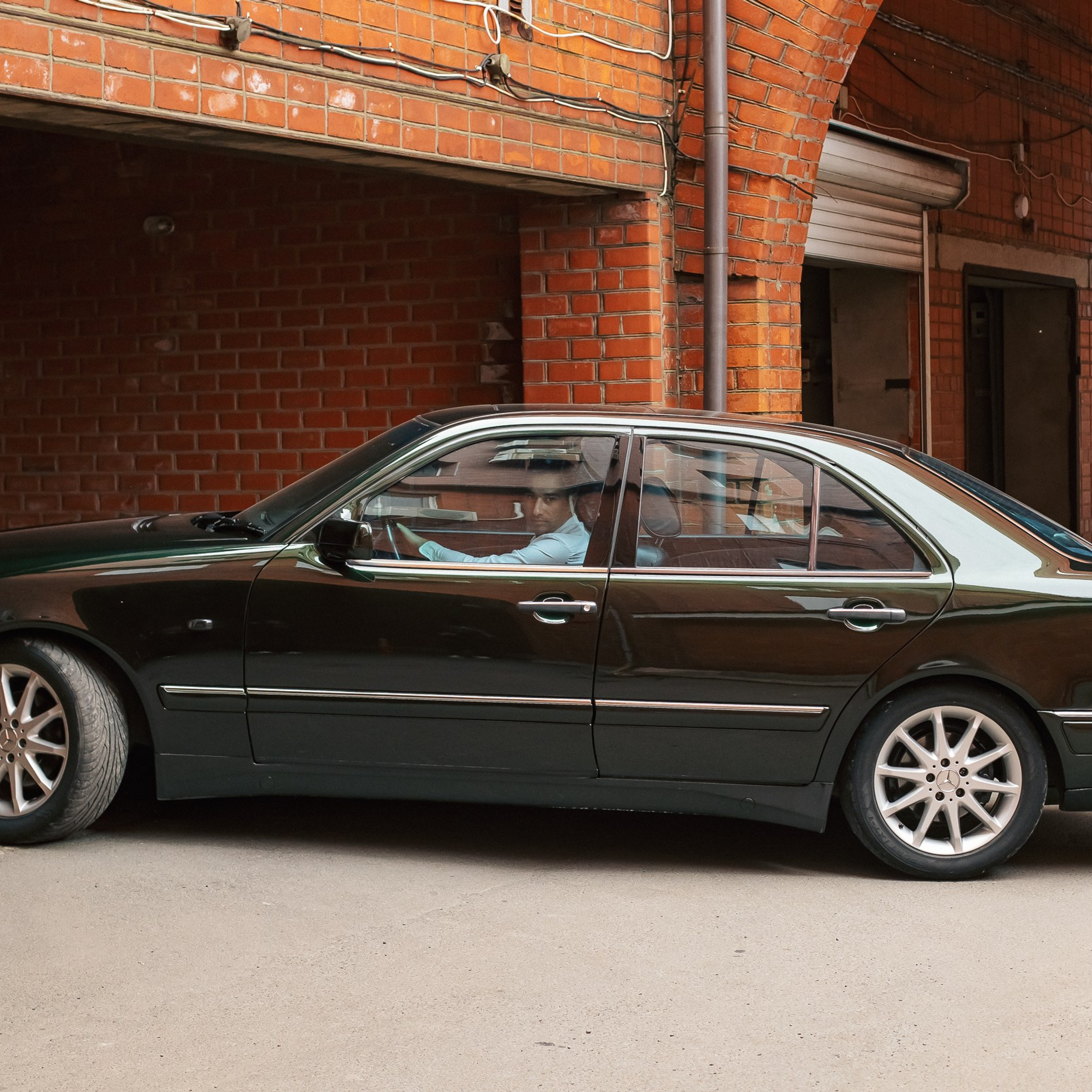 Ваня и мерседес, фото сделанно для продажи. продал машину за неделю