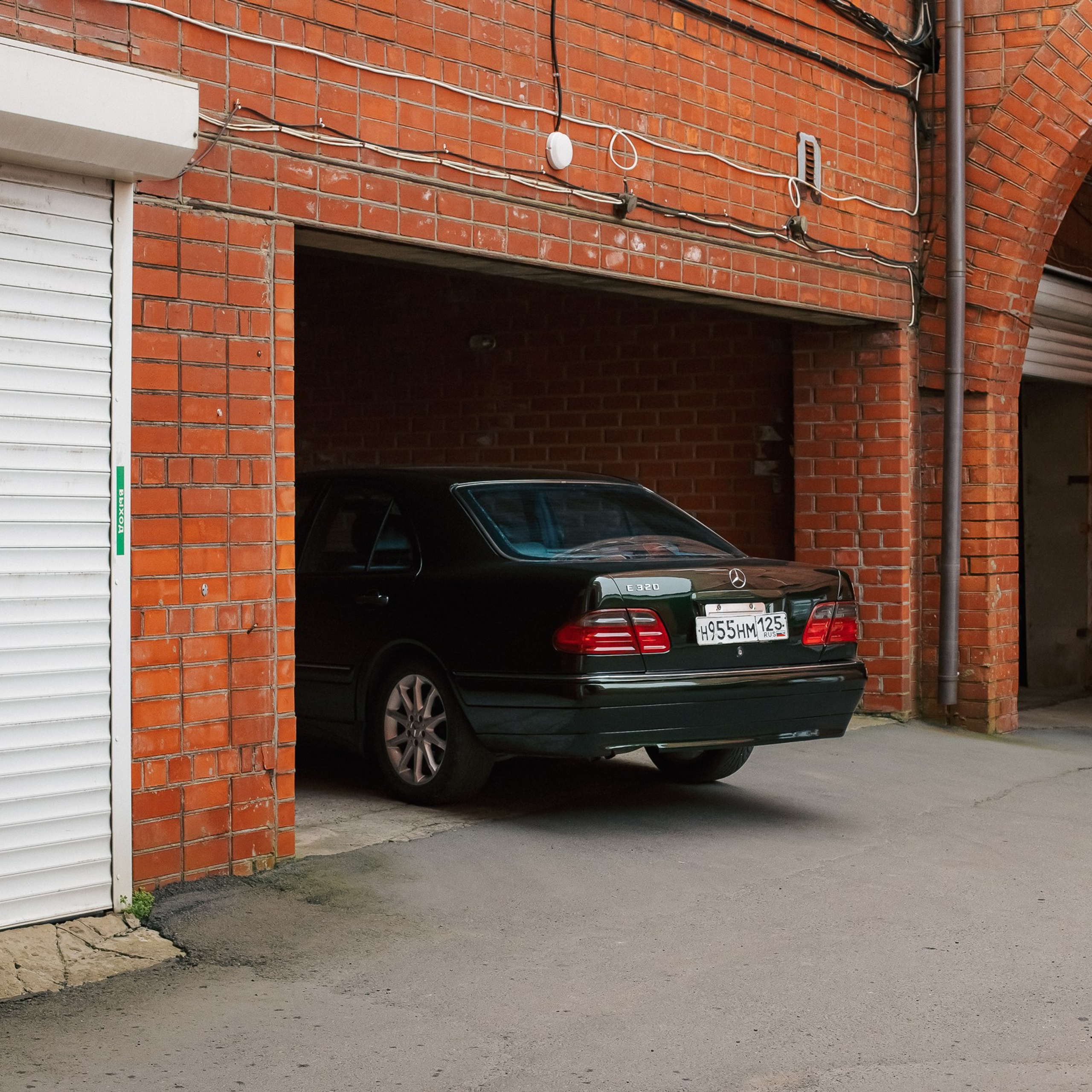 Ваня и мерседес, фото сделанно для продажи. продал машину за неделю