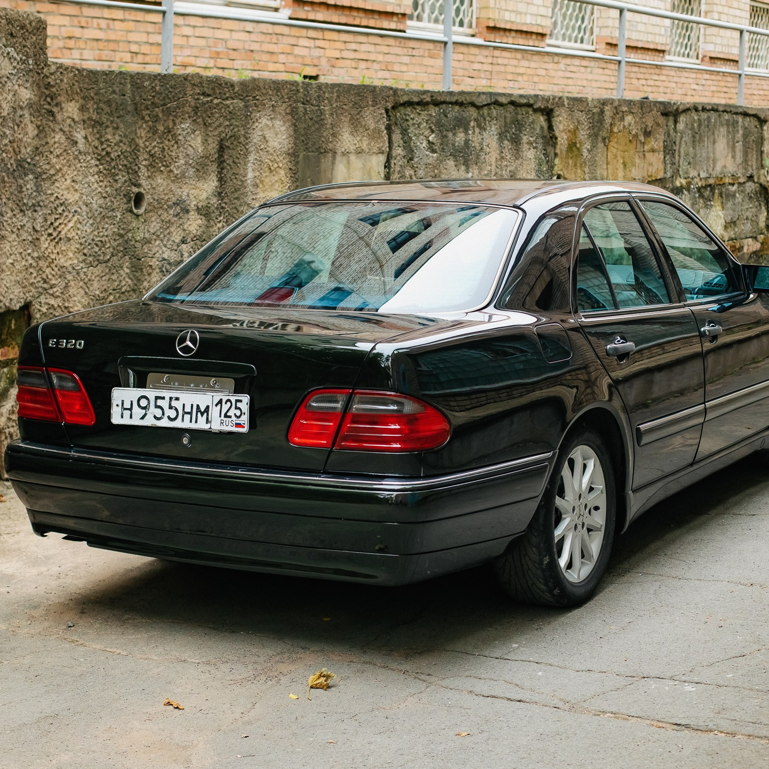 Ваня и мерседес, фото сделанно для продажи. продал машину за неделю