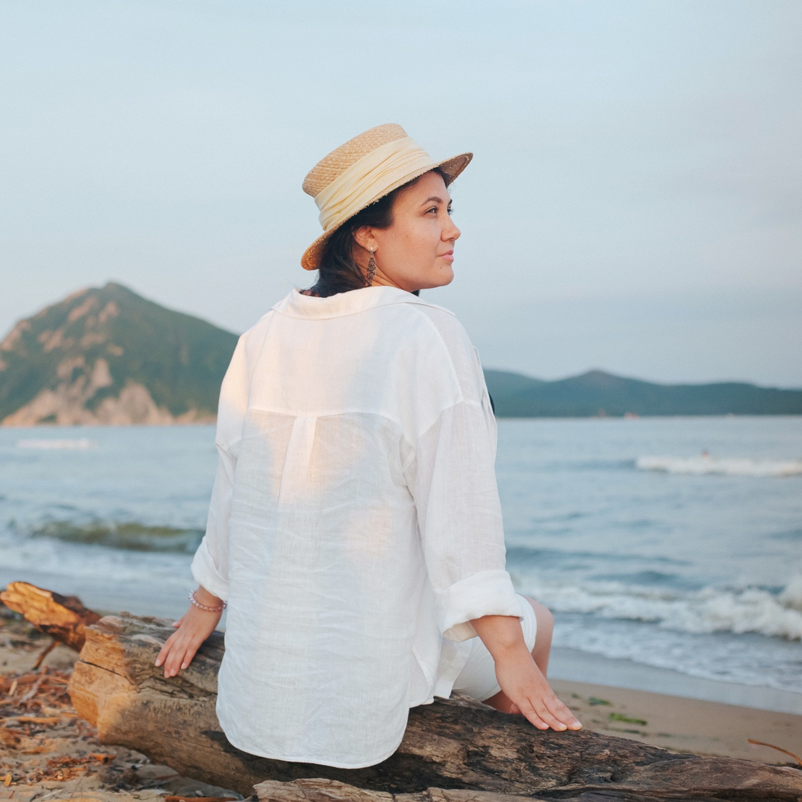 как фотограф красиво снимает полных девушек