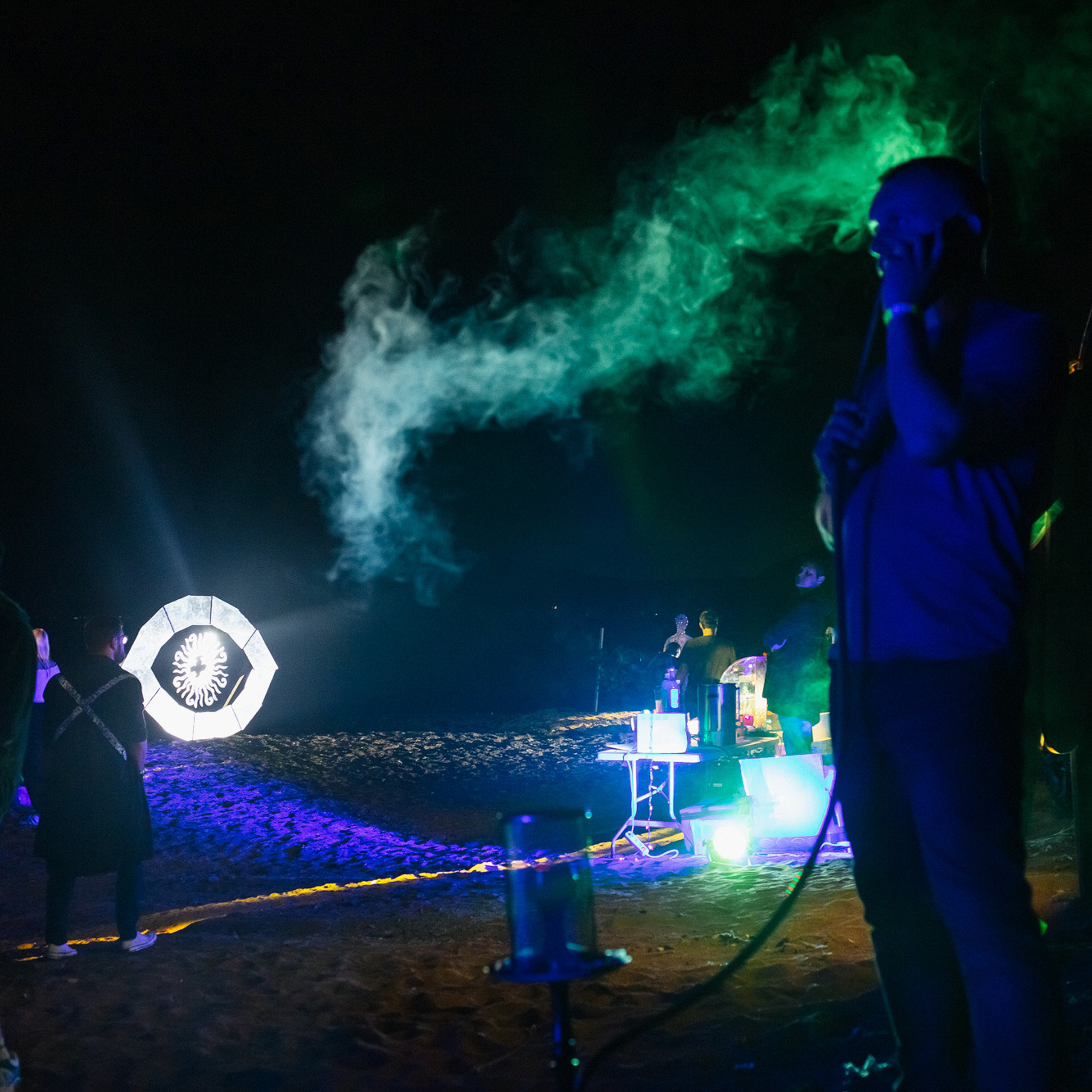 Вечеринки в разных клубах и на пляже