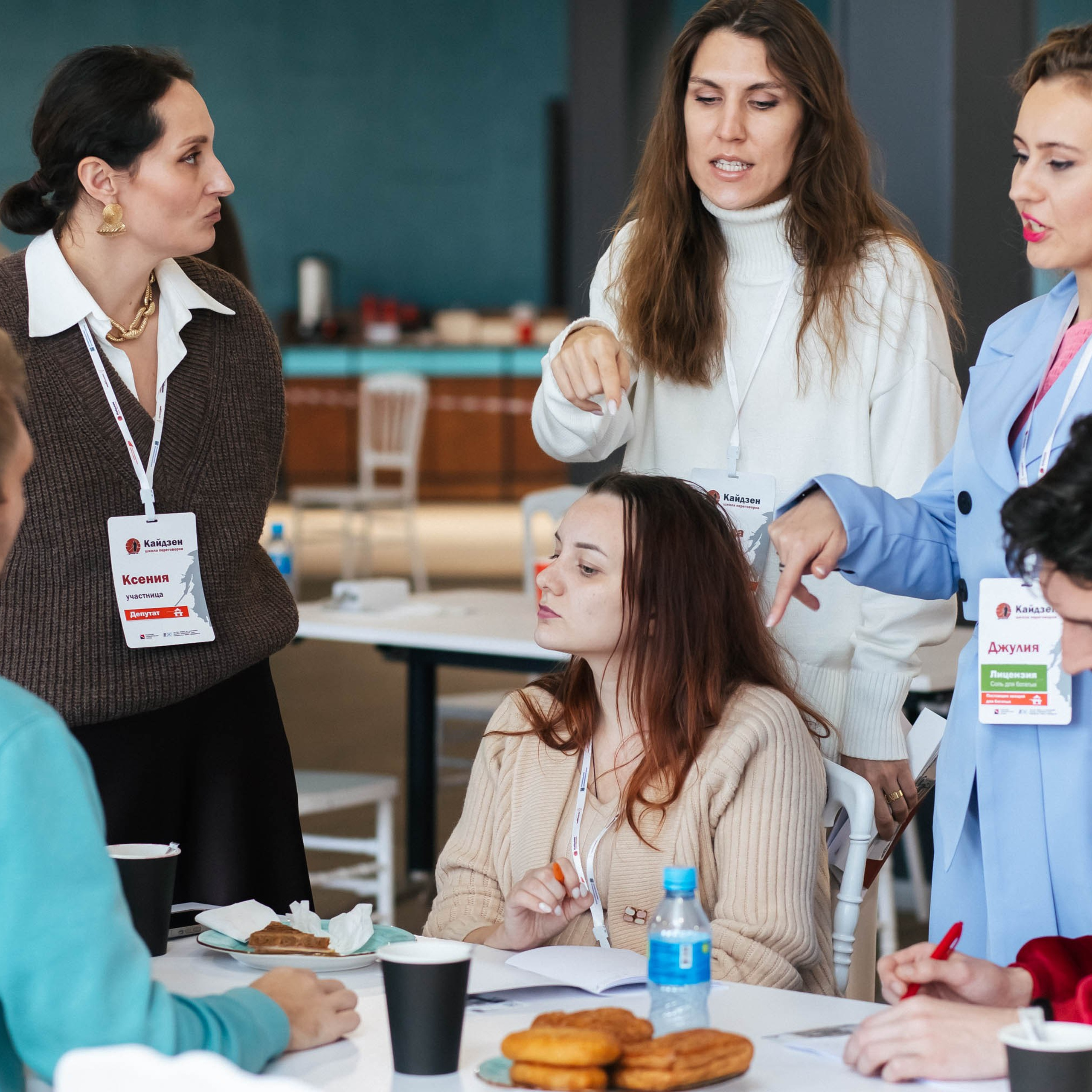 профессиональный репортажный фотограф на мастер-класс и деловой бизнес-круглый стол