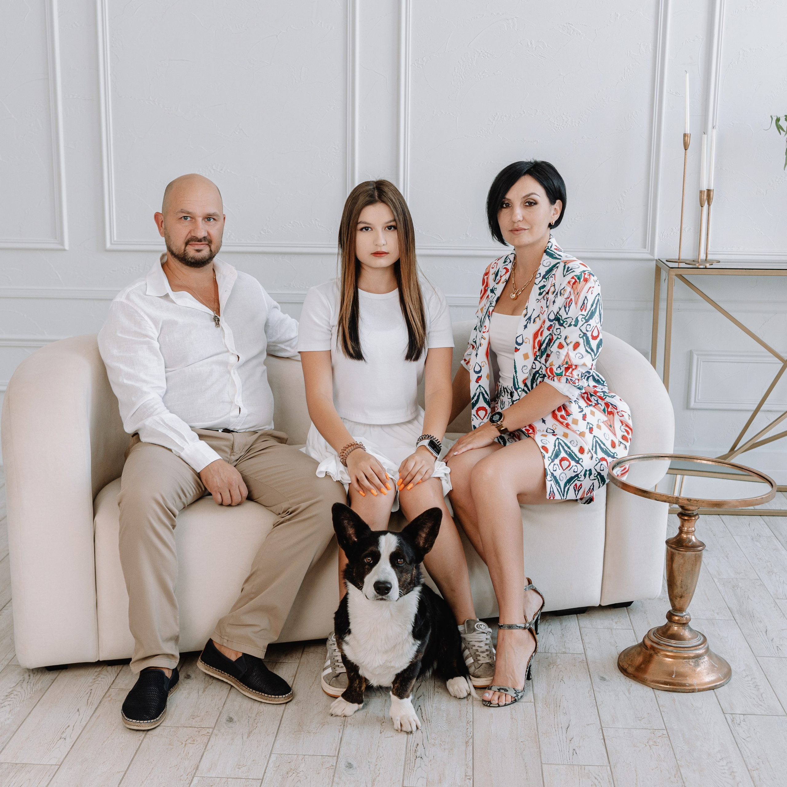 Евгения, Михаил и Дарина и собачка Чарли