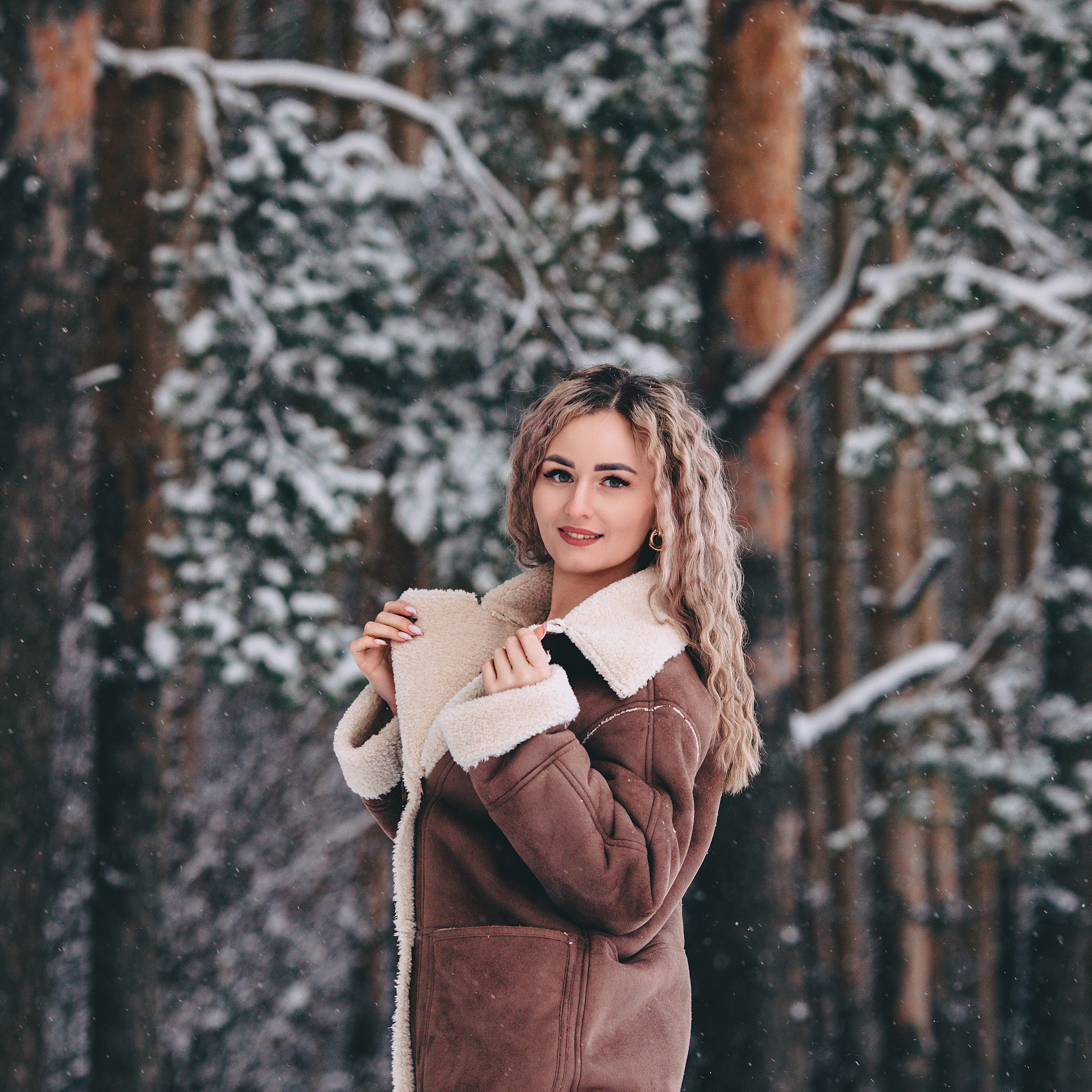 Индивидуальная зимняя фотосессия в лесу. Дима Никитин свадебный и семейный фотограф в Ижевске и Удмуртии с 2007 года