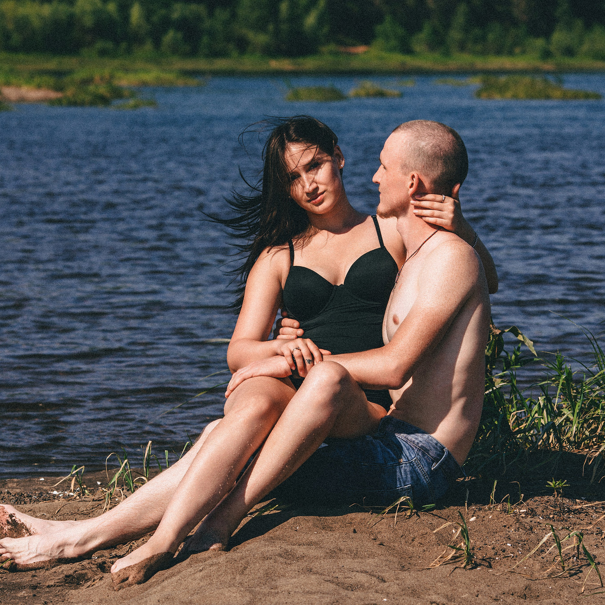 Летняя фотосессия Love Story на берегу реки Камы. Дима Никитин свадебный и семейный фотограф в Ижевске и Удмуртии с 2007 года