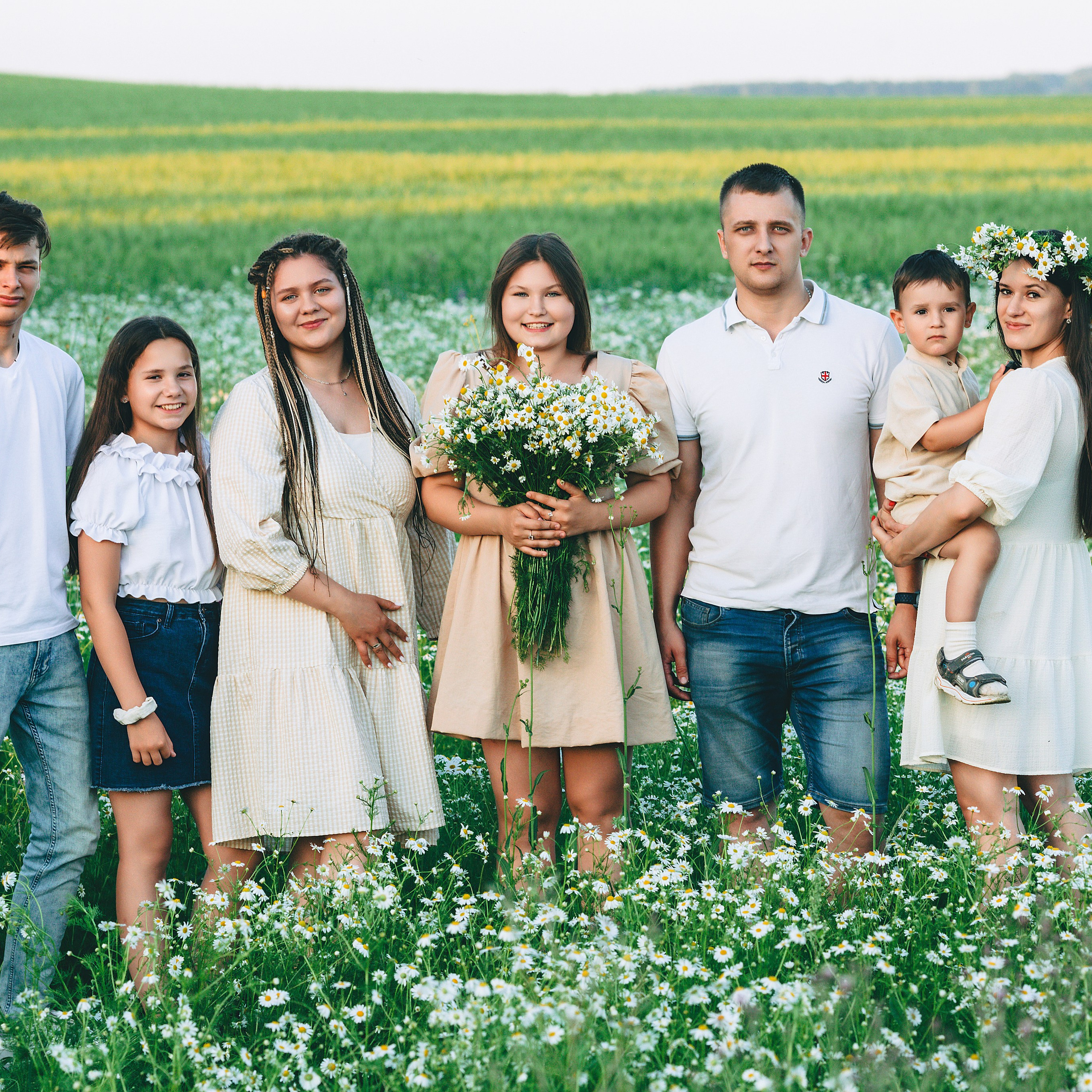 Большая семейная фотосессия за Ижевском в ромашковом поле. Дима Никитин свадебный и семейный фотограф в Ижевске и Удмуртии с 2007 года