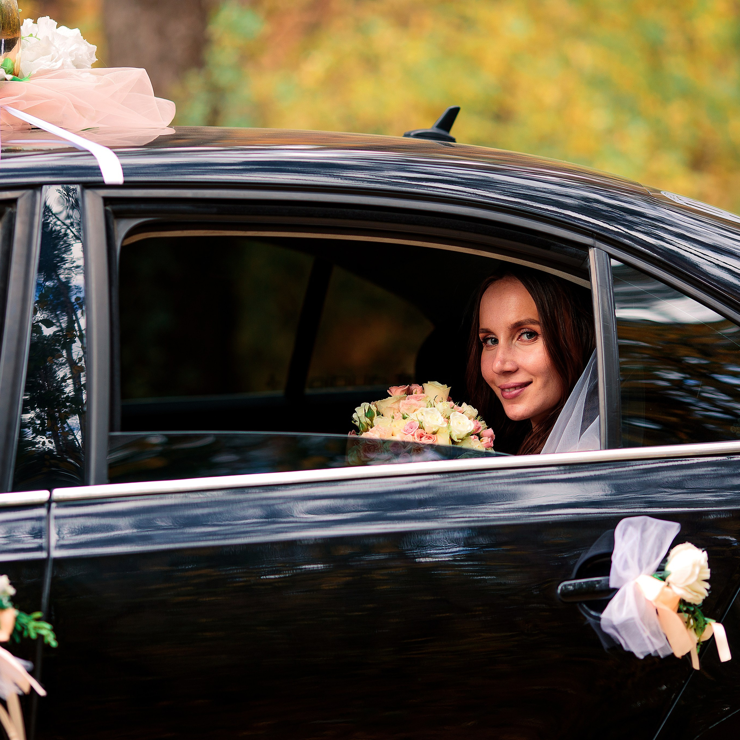 Свадебная фотосессия в красивом осеннем лесу. Дима Никитин свадебный и семейный фотограф в Ижевске и Удмуртии с 2007 года