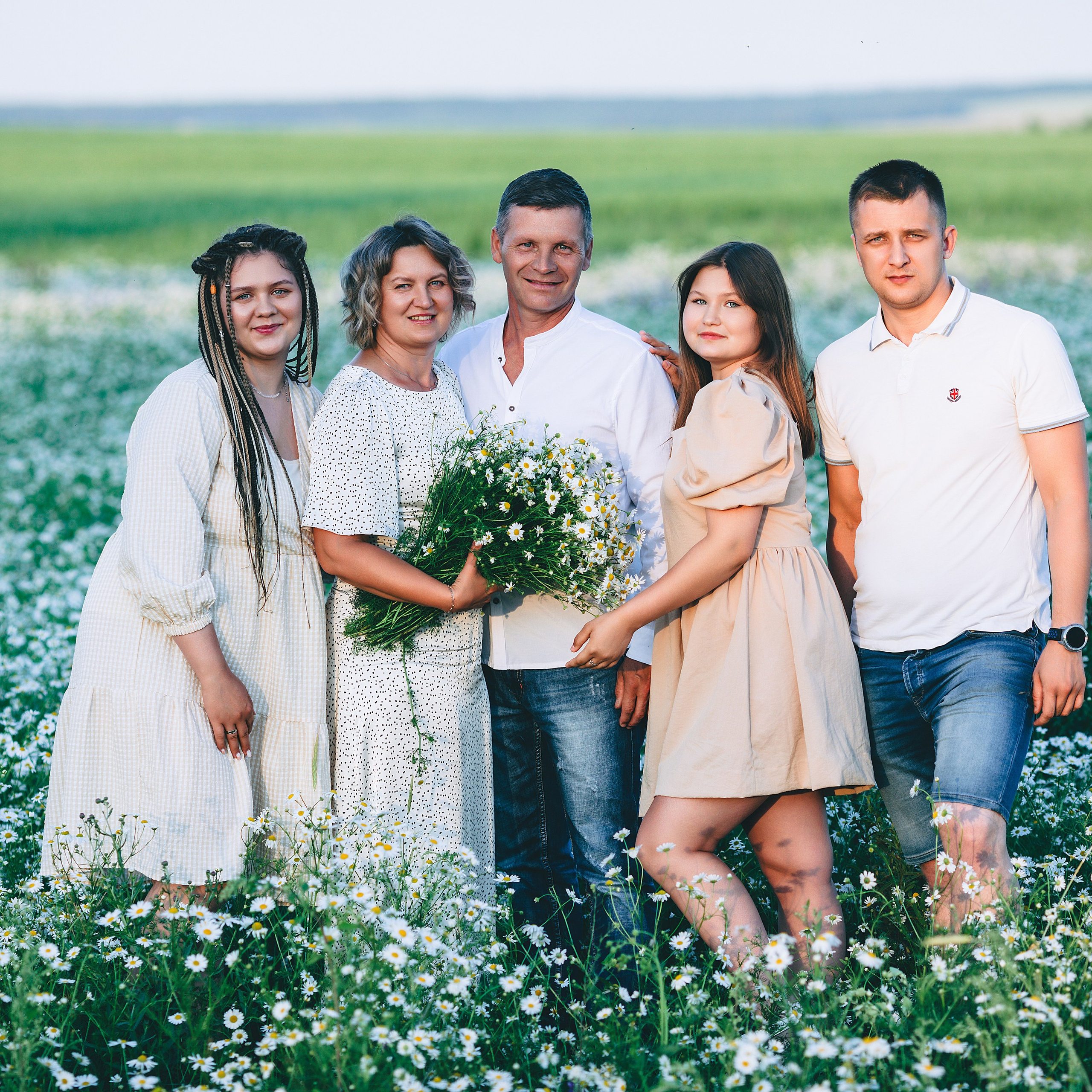 Большая семейная фотосессия за Ижевском в ромашковом поле. Дима Никитин свадебный и семейный фотограф в Ижевске и Удмуртии с 2007 года