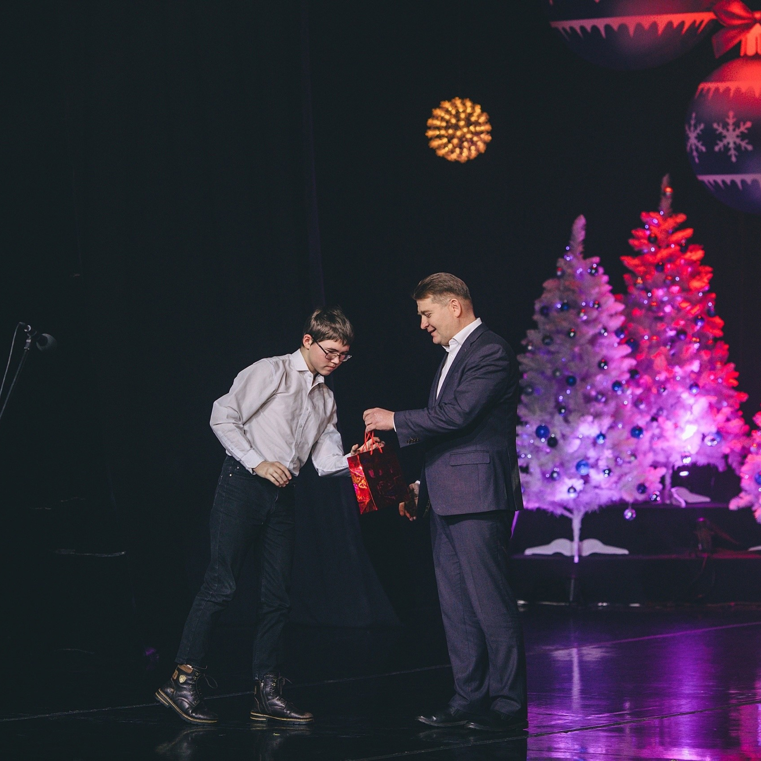 Фотосессия концерта «Рождество добрых дел». Дима Никитин свадебный и семейный фотограф в Ижевске и Удмуртии с 2007 года