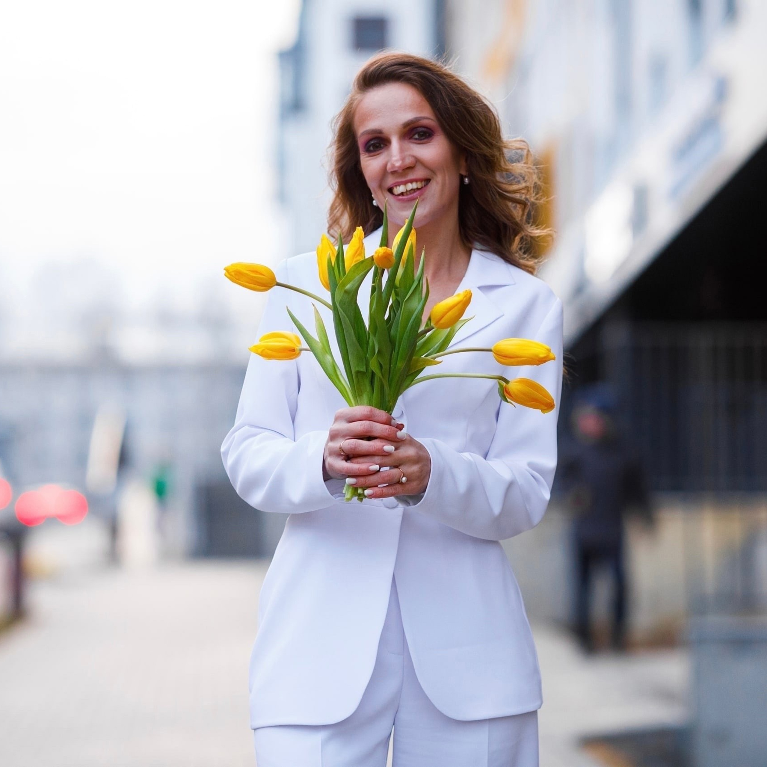 Индивидуальная летняя фотосессия с тюльпанами. Дима Никитин свадебный и семейный фотограф в Ижевске и Удмуртии с 2007 года