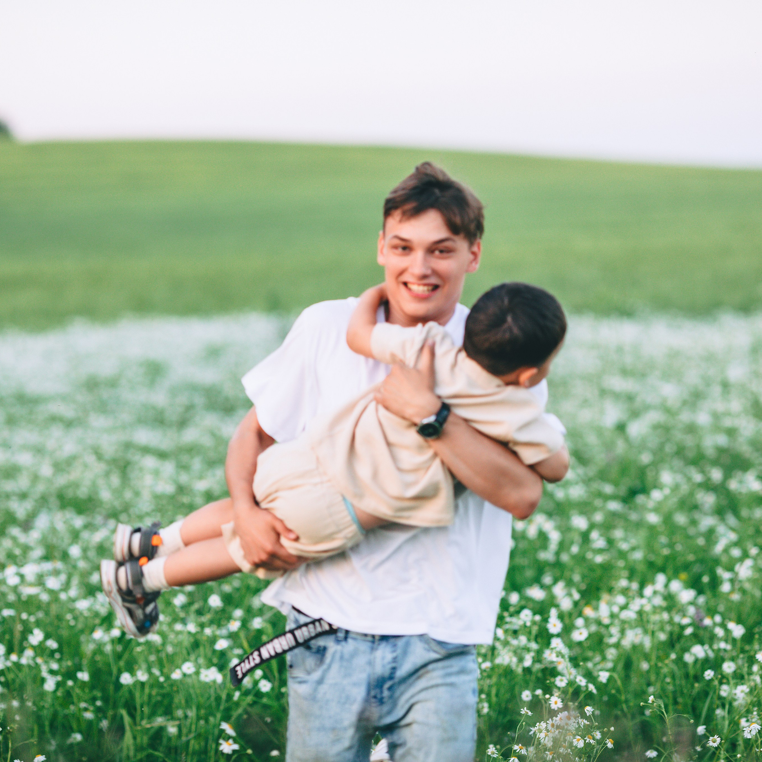 Большая семейная фотосессия за Ижевском в ромашковом поле. Дима Никитин свадебный и семейный фотограф в Ижевске и Удмуртии с 2007 года